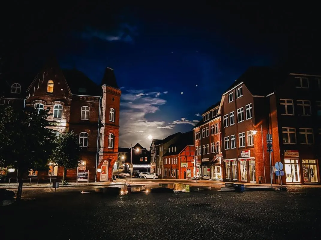 Property building in Zur Eldenburg