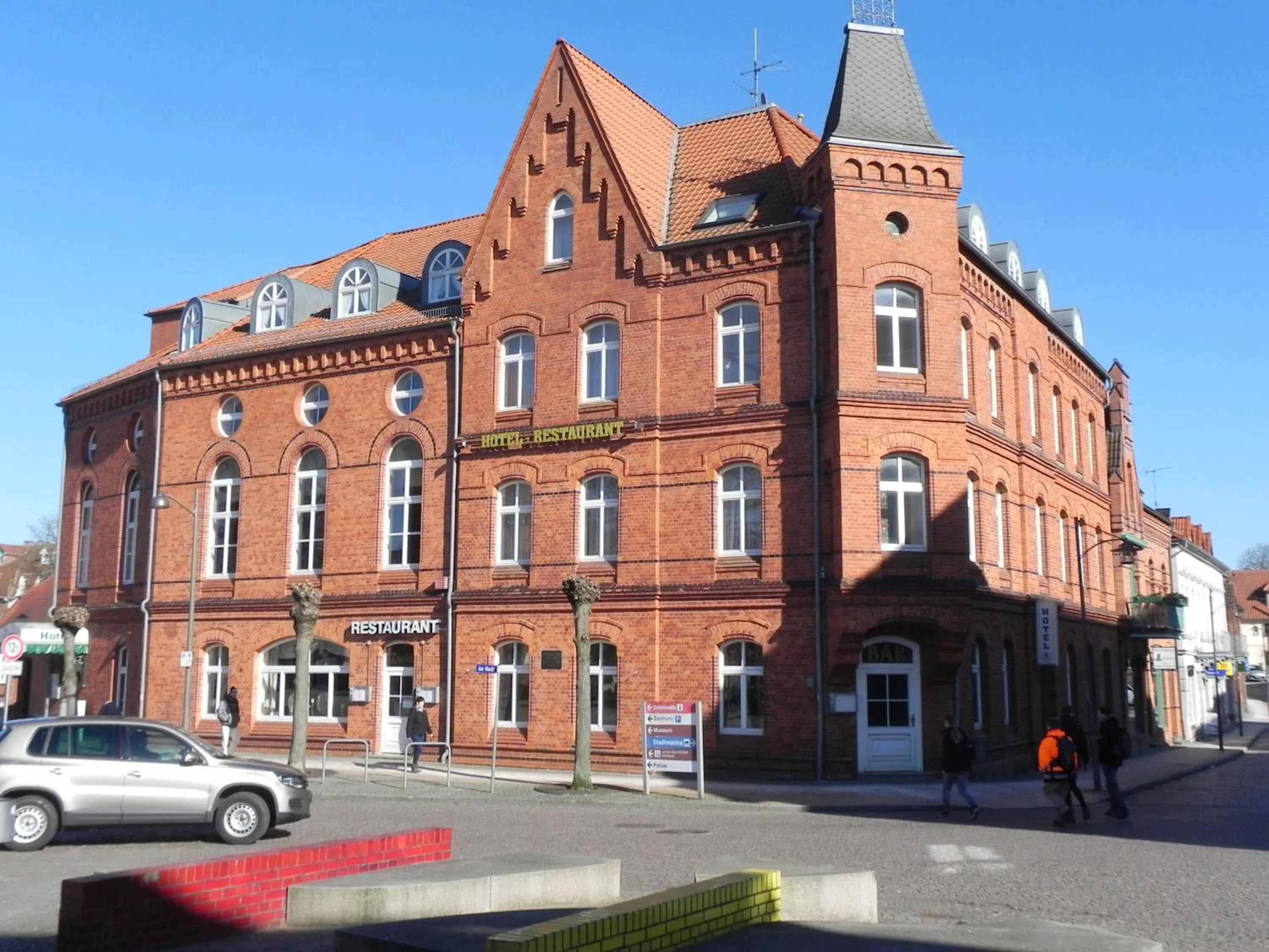 Property building in Zur Eldenburg