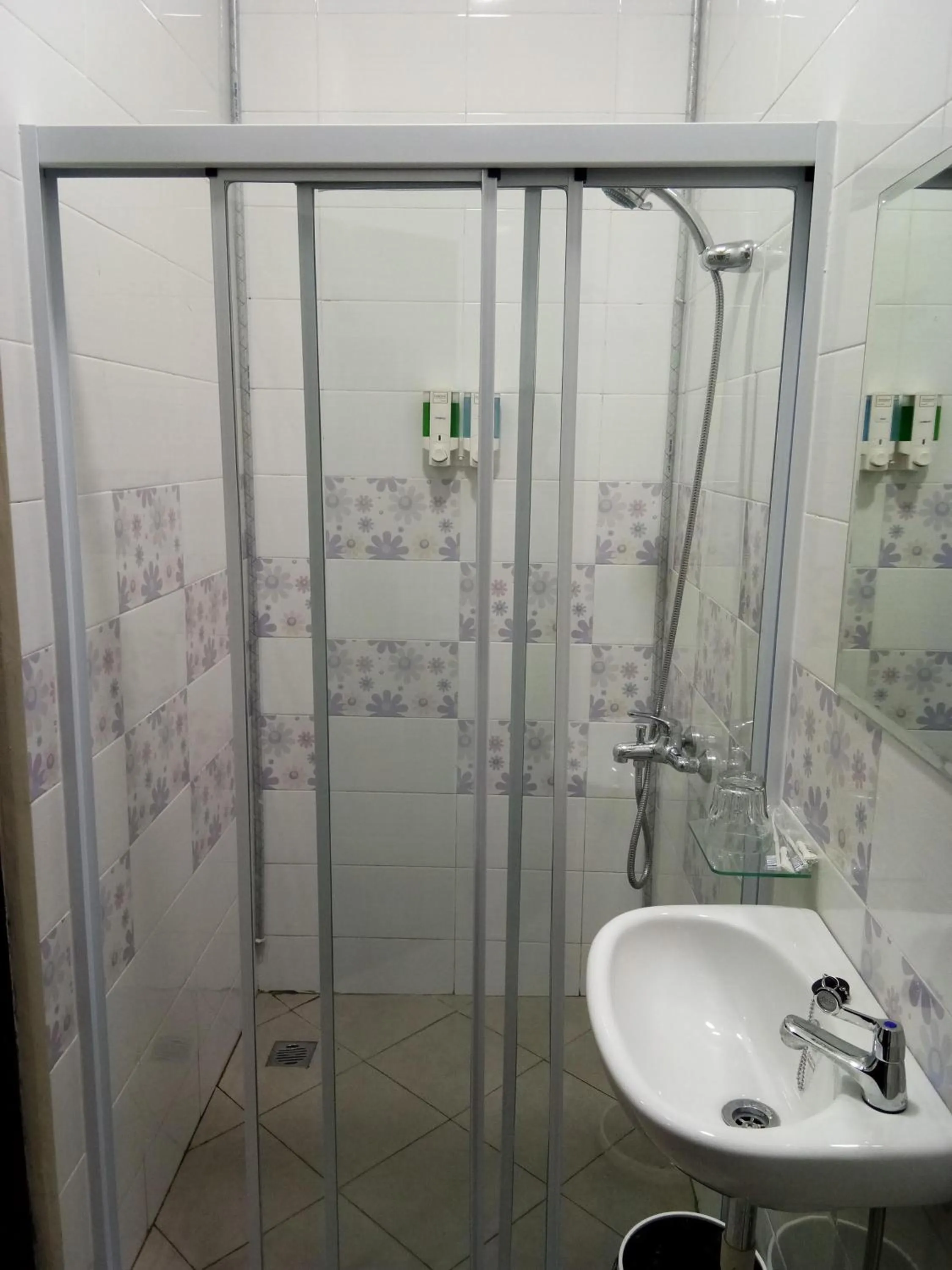 Bathroom in Clean & Comfort Homestay