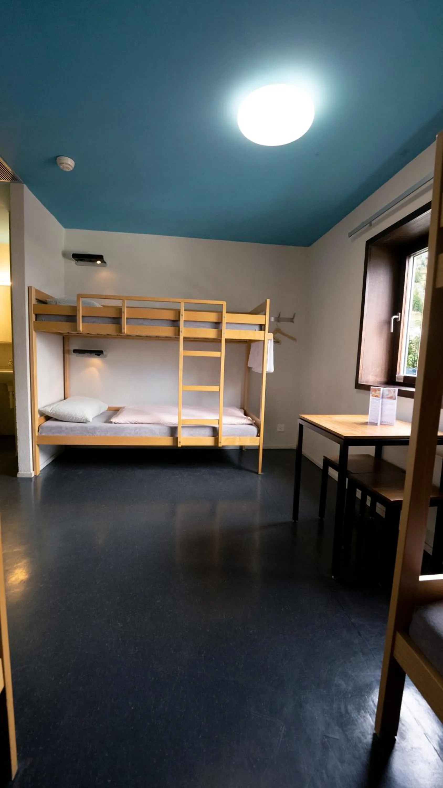 Photo of the whole room, Bed in Zermatt Youth Hostel