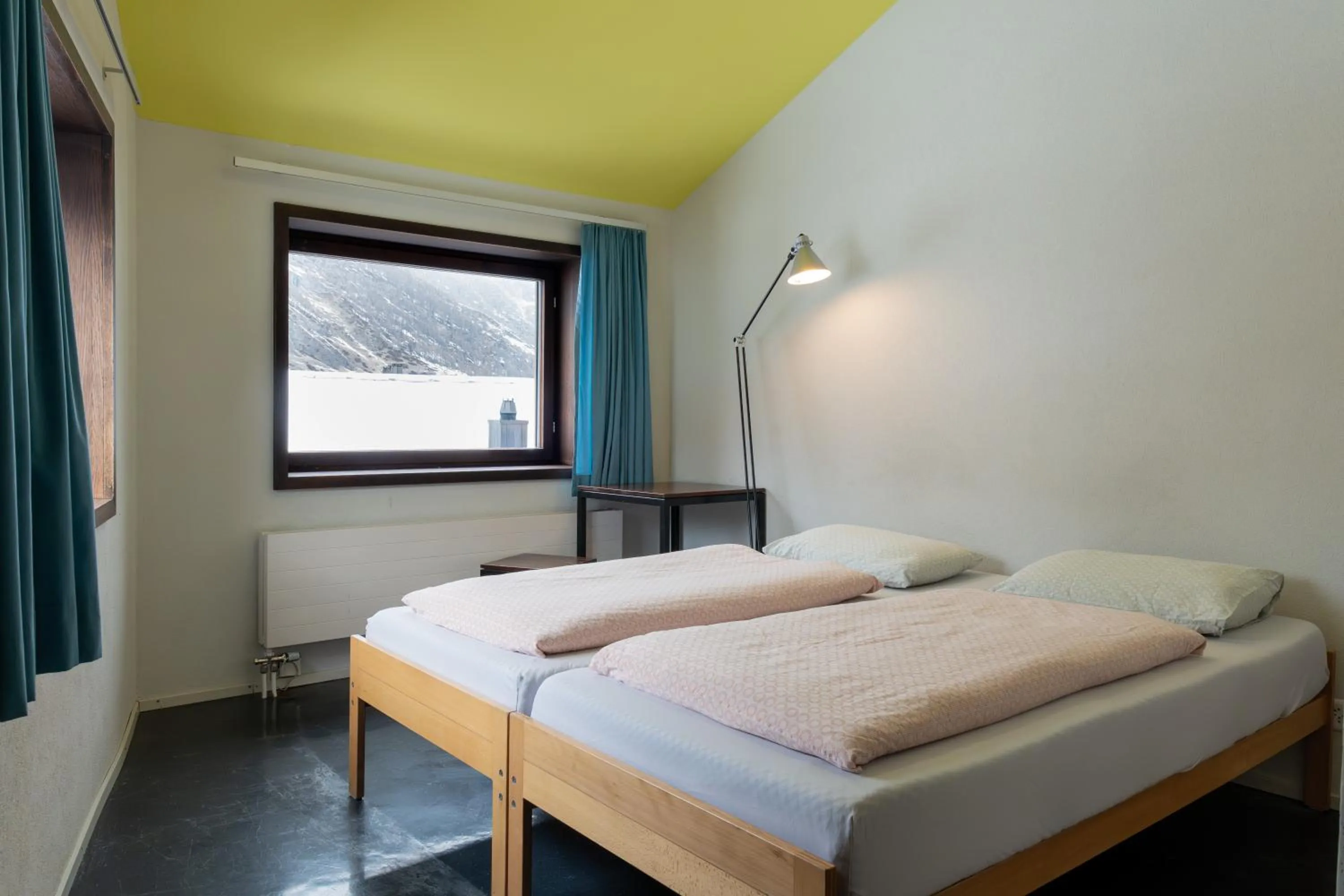 Bedroom, Bed in Zermatt Youth Hostel