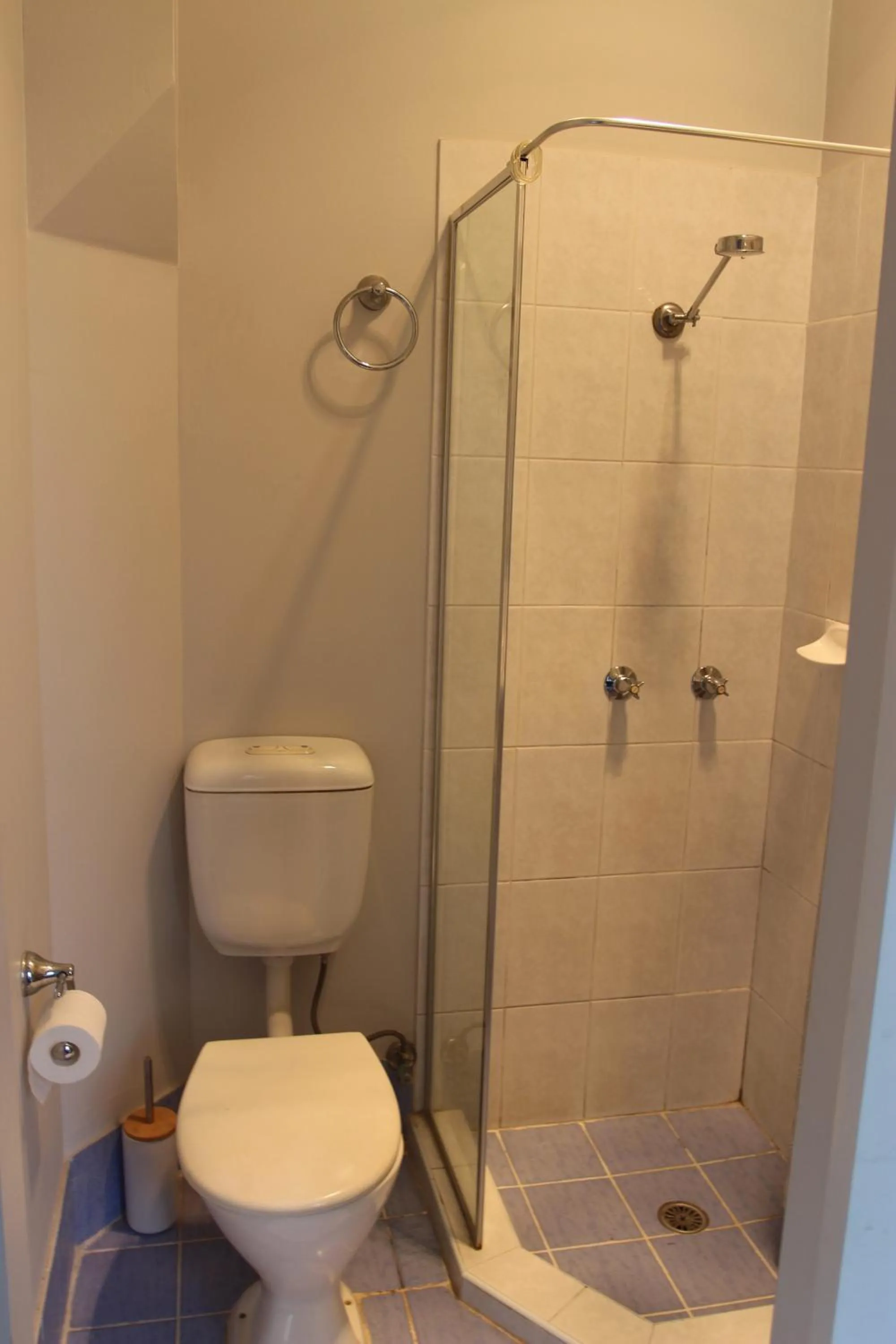 Bathroom in Hurstville Ritz Hotel