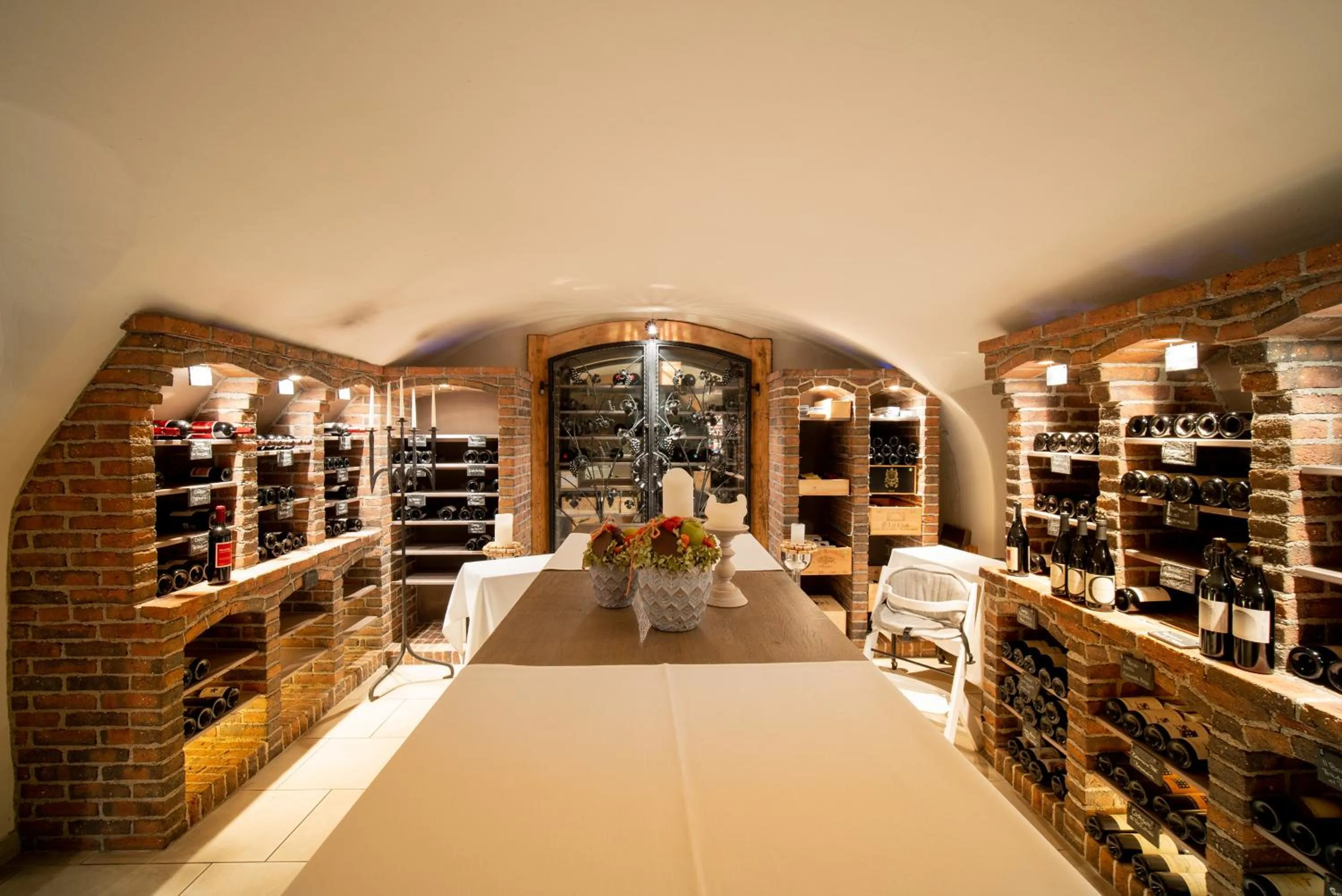 Restaurant/places to eat, Bed in Bad Bubendorf Design & Lifestyle Hotel