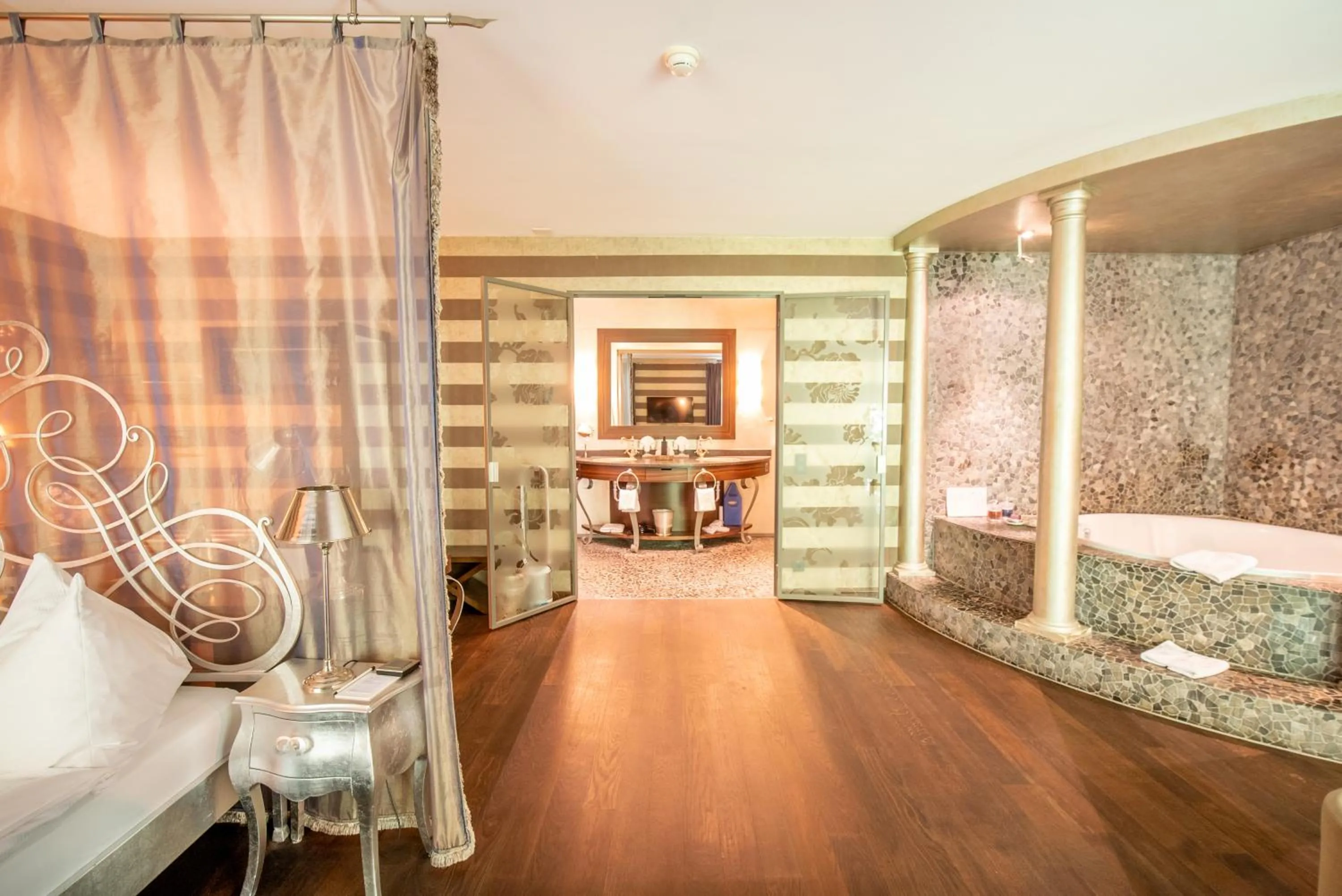 Living room in Bad Bubendorf Design & Lifestyle Hotel