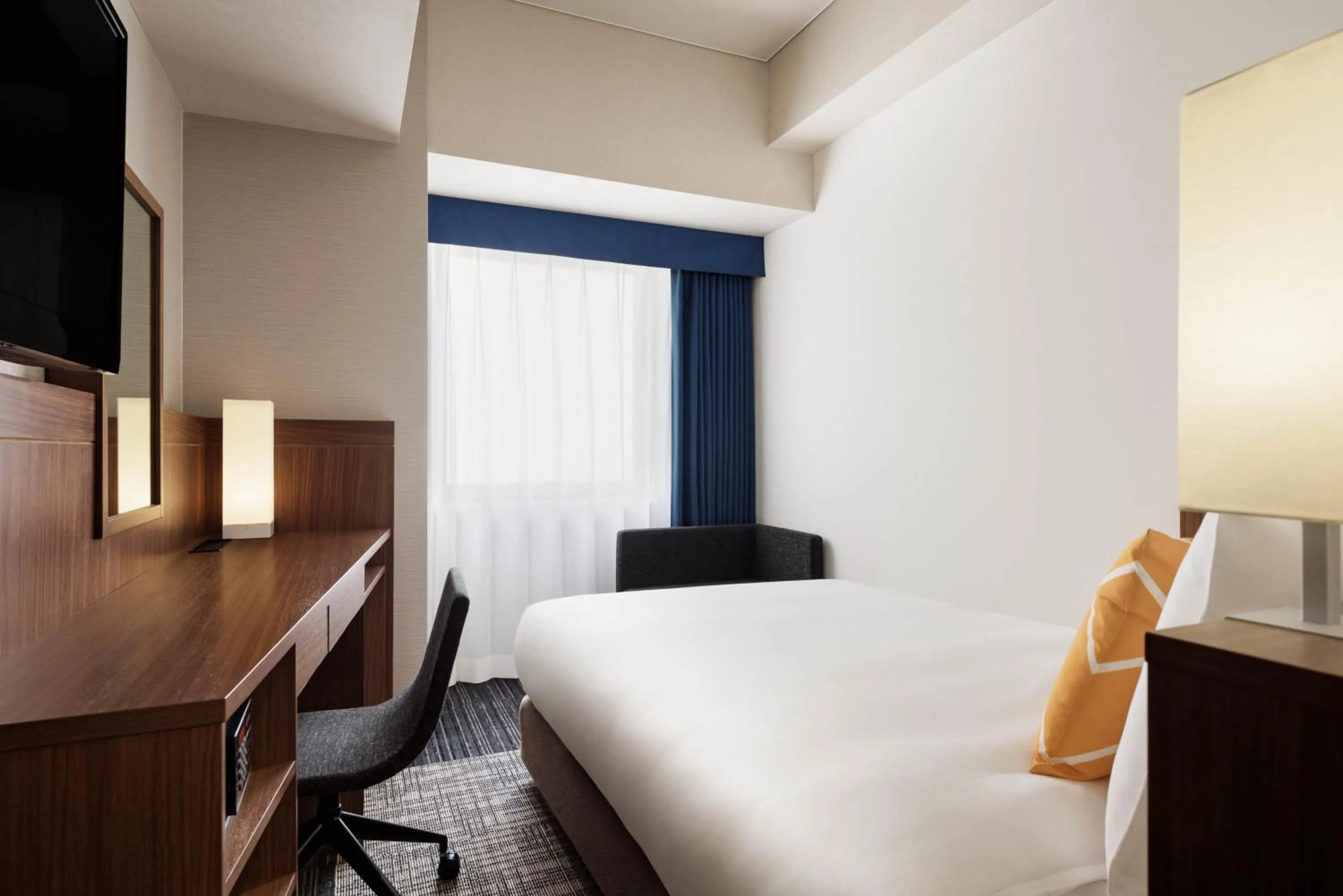 Photo of the whole room, Bed in Four Points Flex by Sheraton Fukuoka Hakata