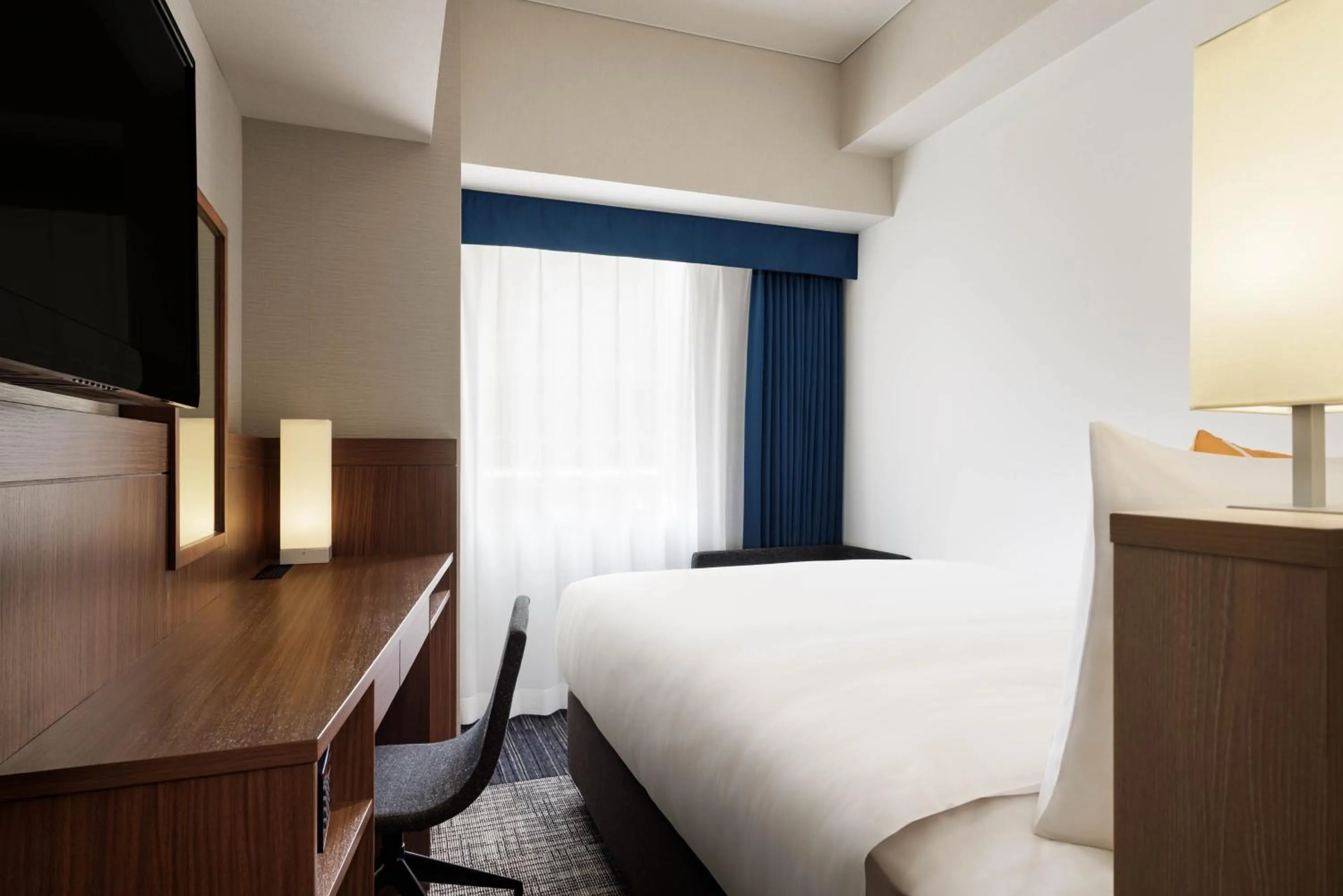 Photo of the whole room, Bed in Four Points Flex by Sheraton Fukuoka Hakata