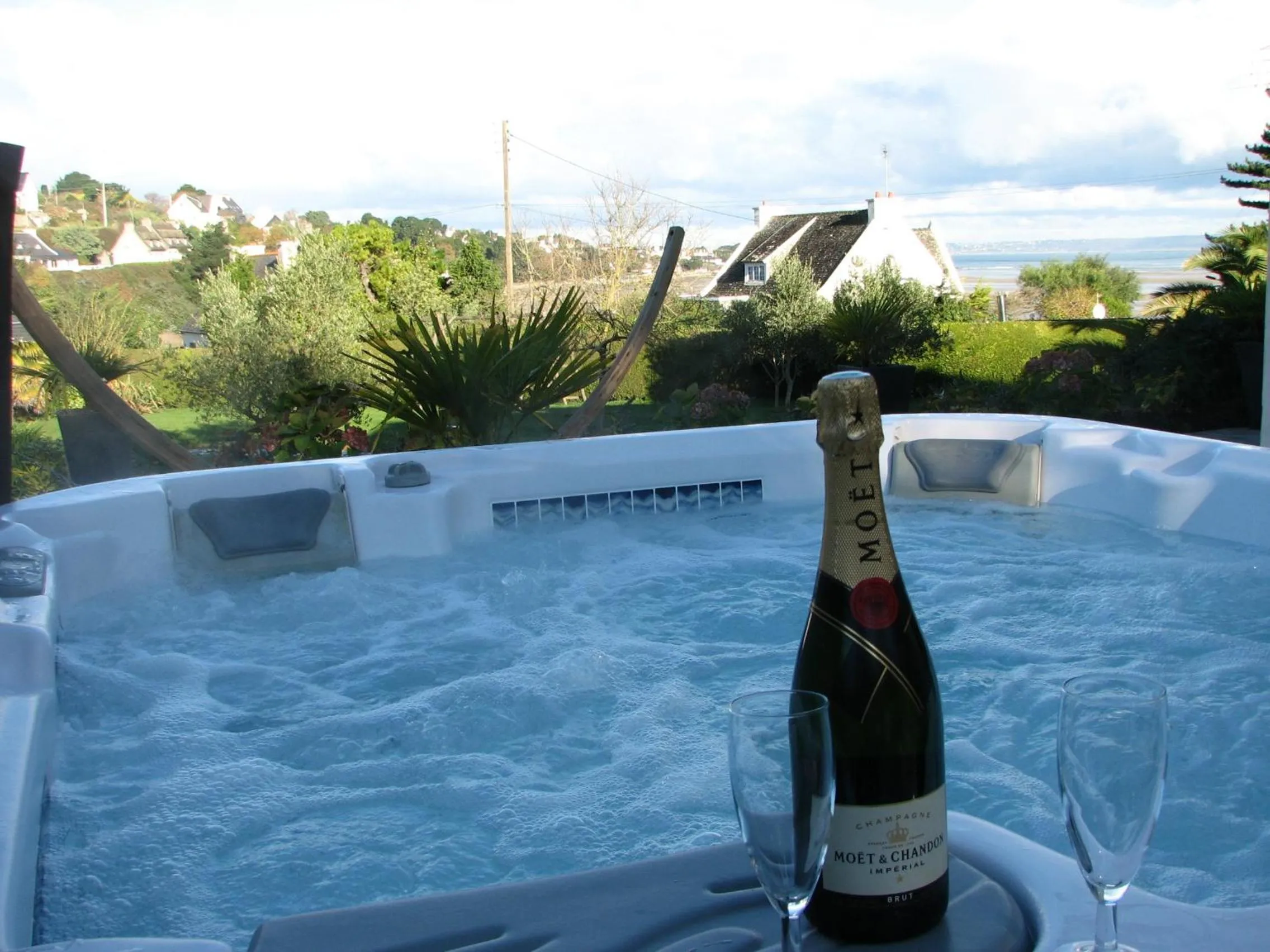 Hot Tub in L'Escale Evel Er Gêr