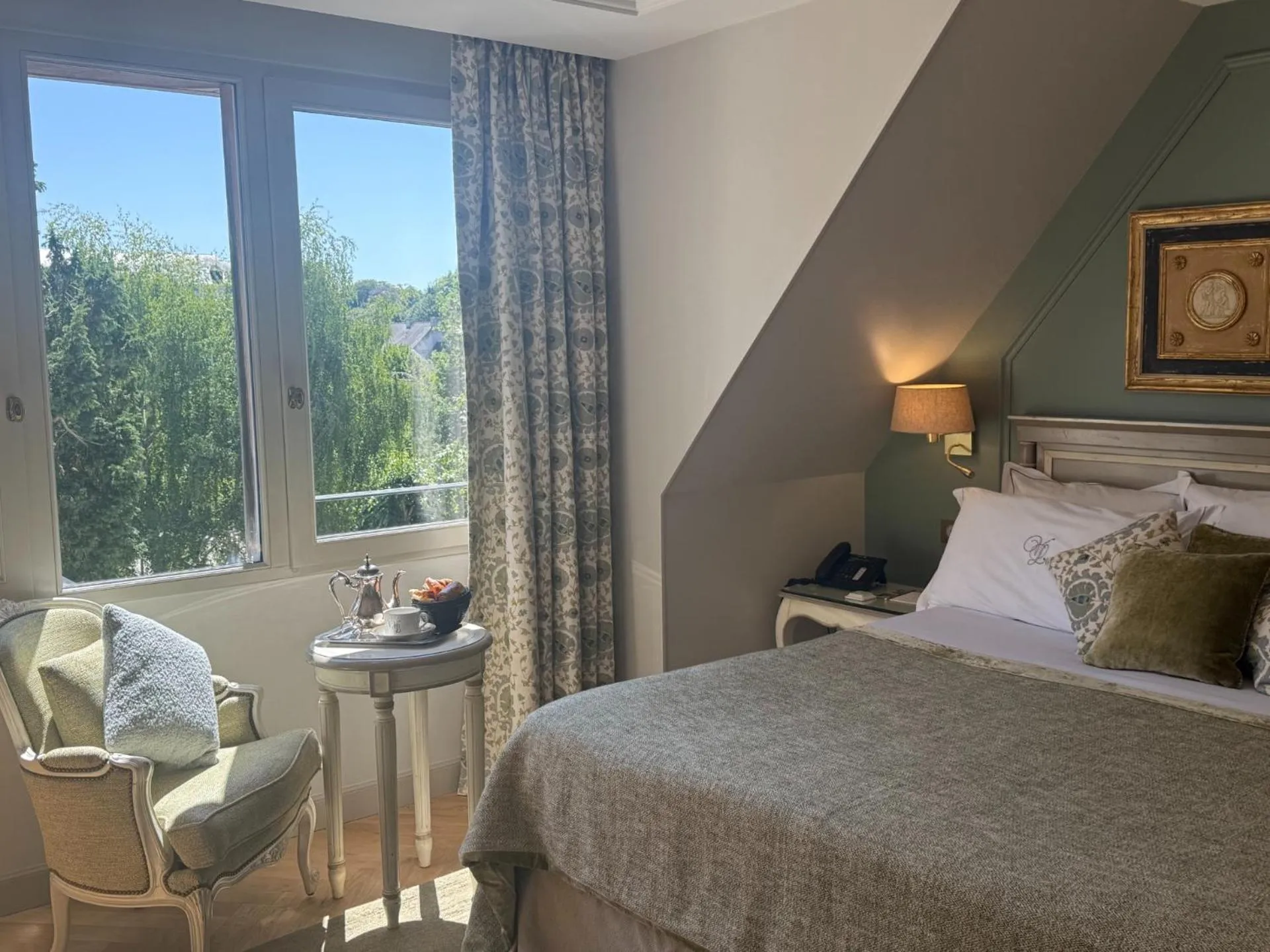 Bed in Villa Lara Hotel