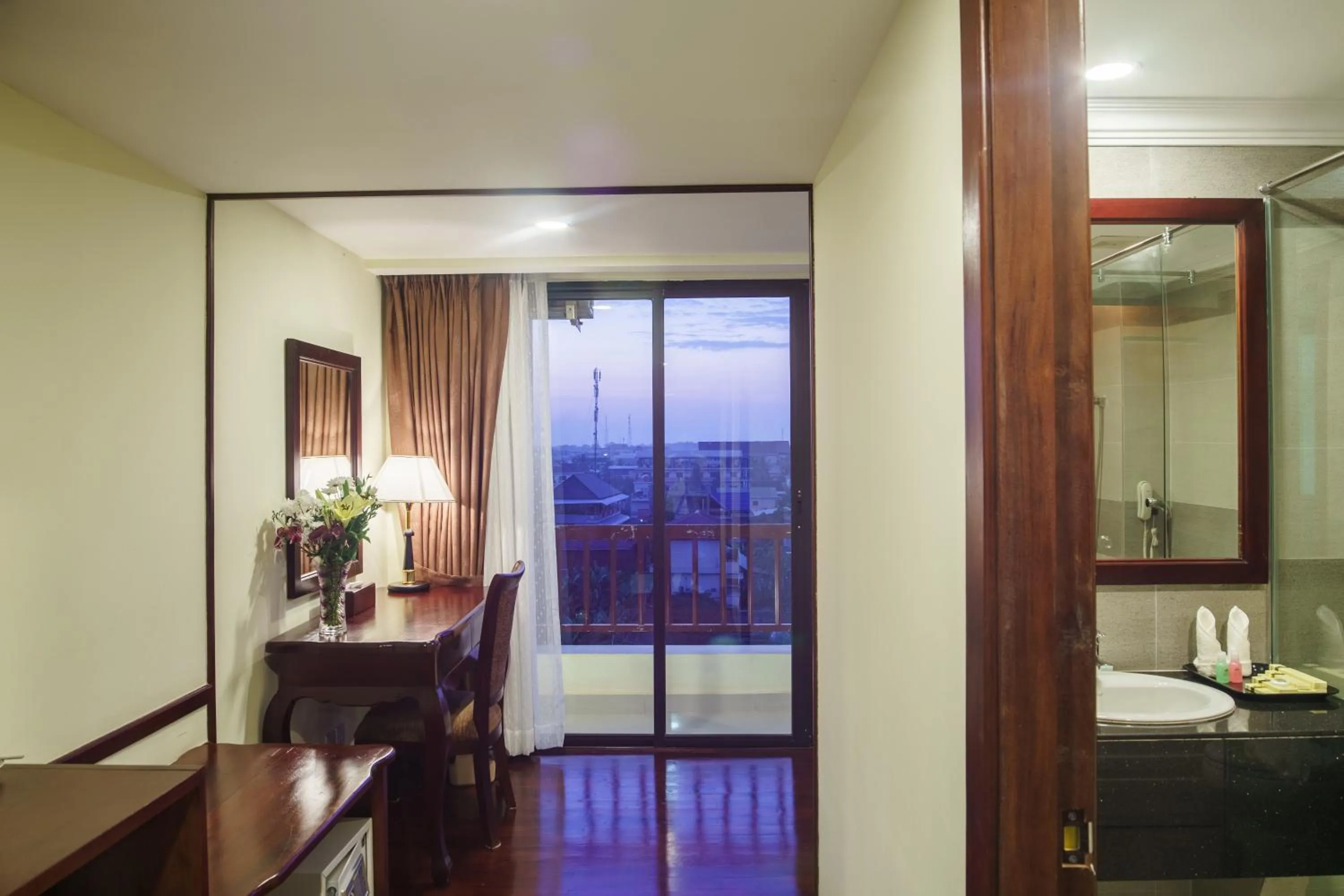 City view in Smiling Deluxe Hotel