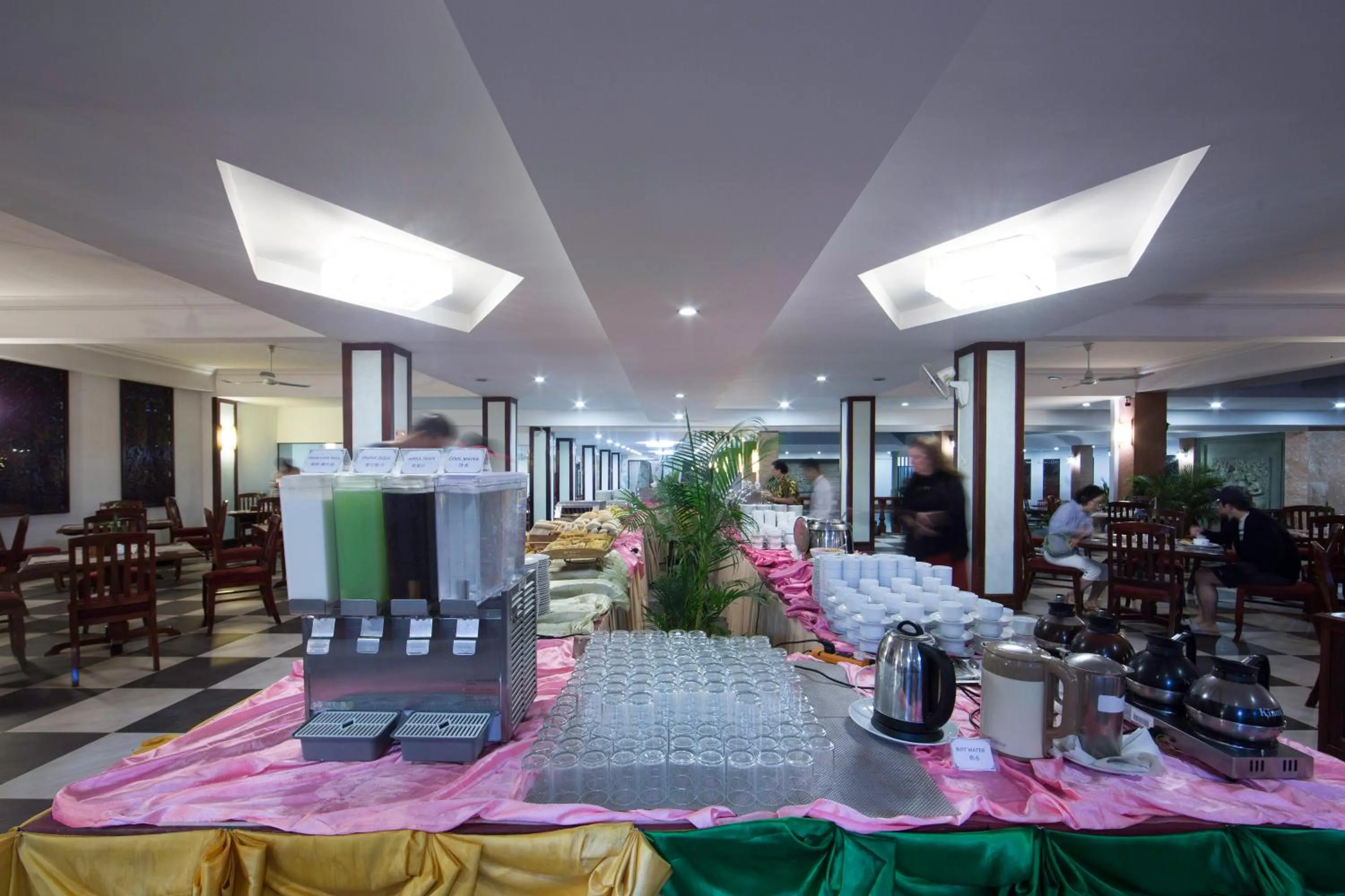 Breakfast in Smiling Deluxe Hotel