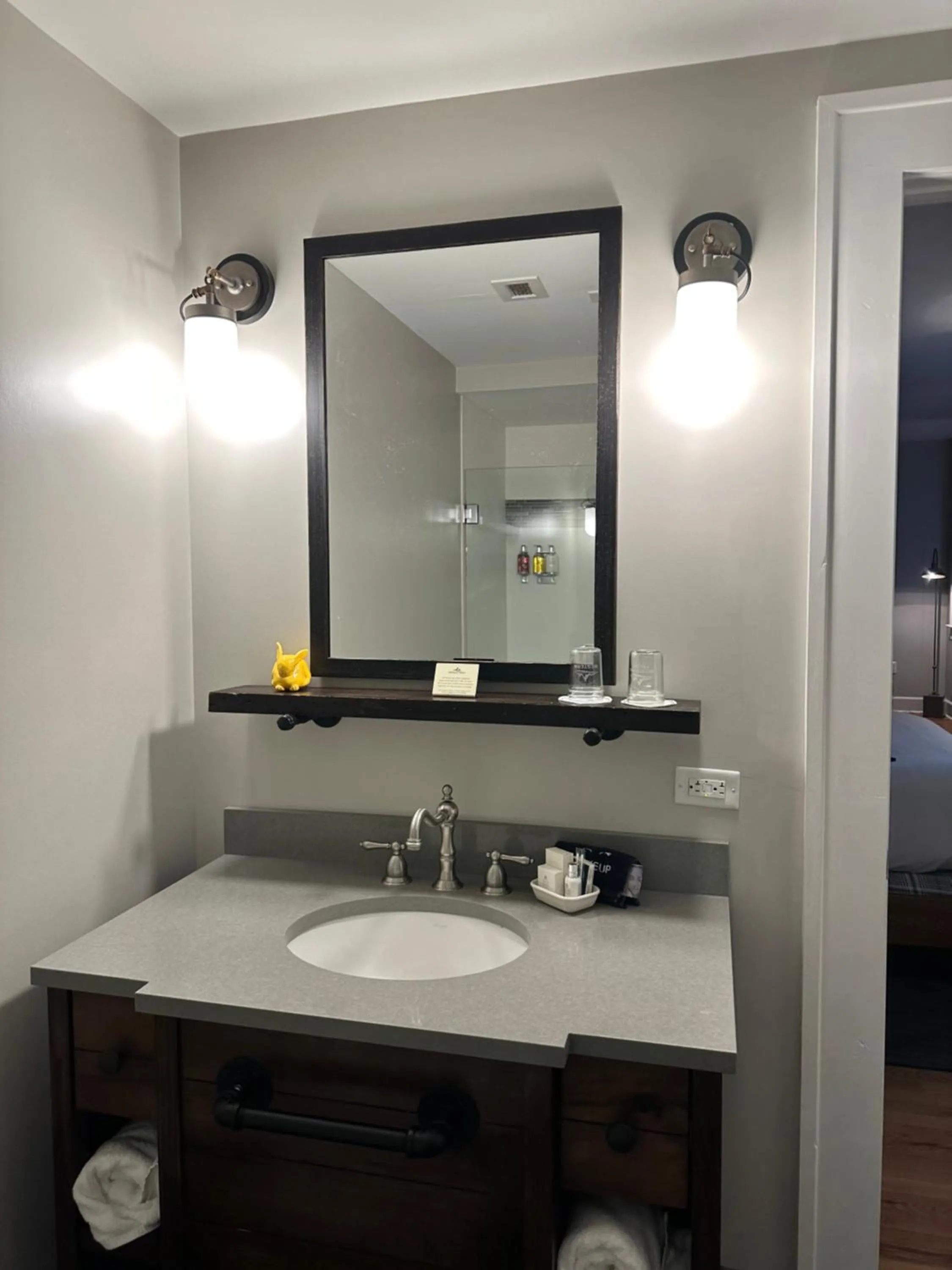 Bathroom in Western Front Hotel