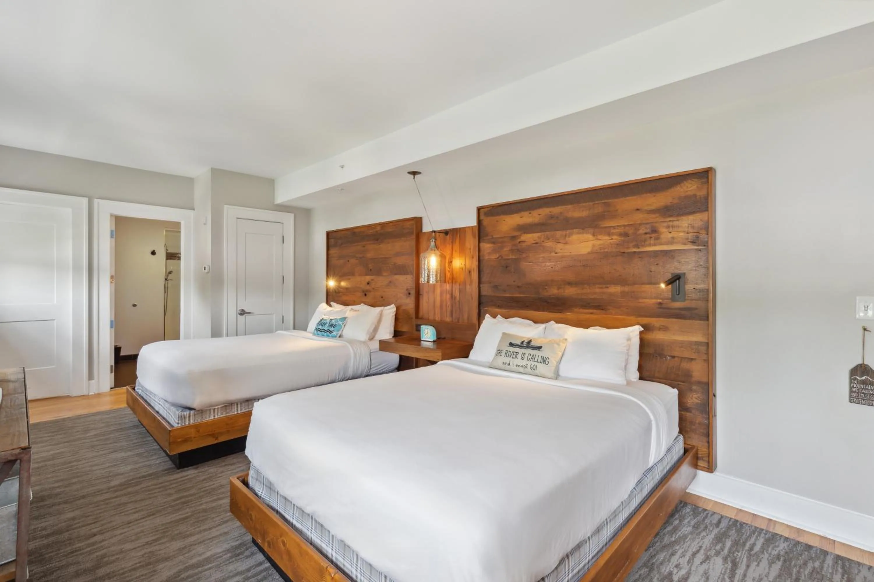 Bedroom, Bed in Western Front Hotel