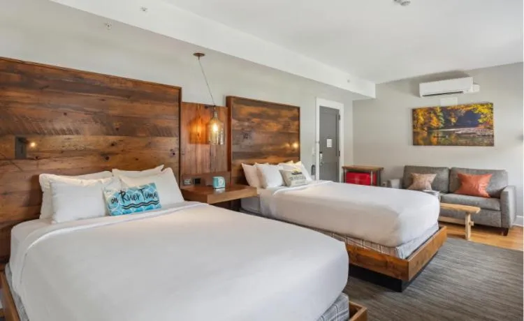 Photo of the whole room, Bed in Western Front Hotel