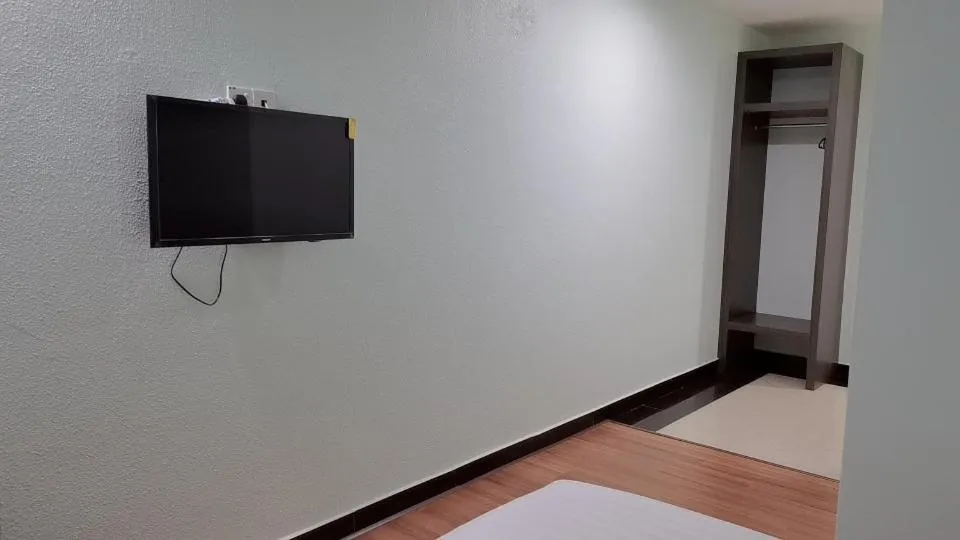 TV and multimedia in Salim Room