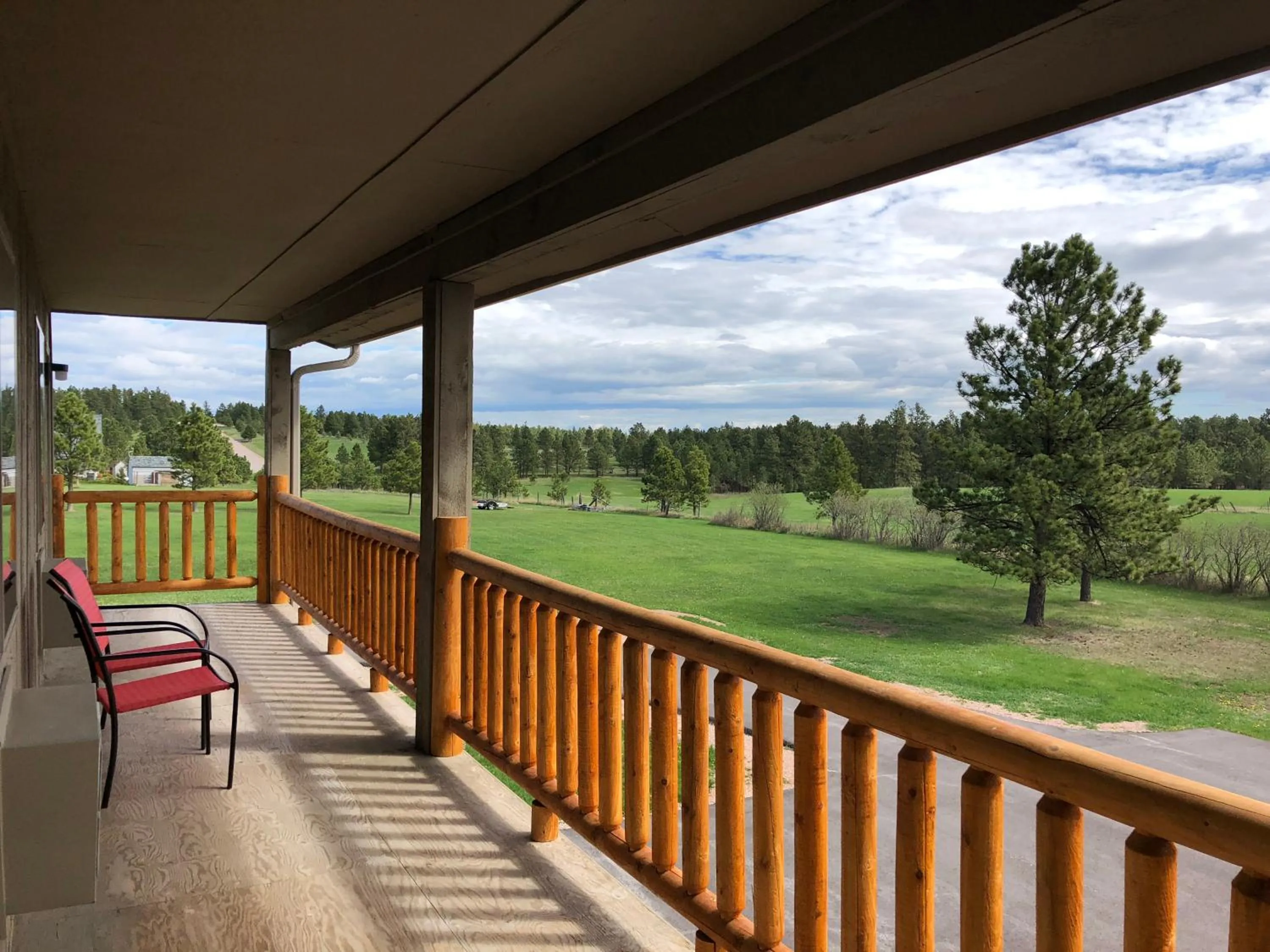 Balcony/Terrace in Rockerville Lodge & Cabins