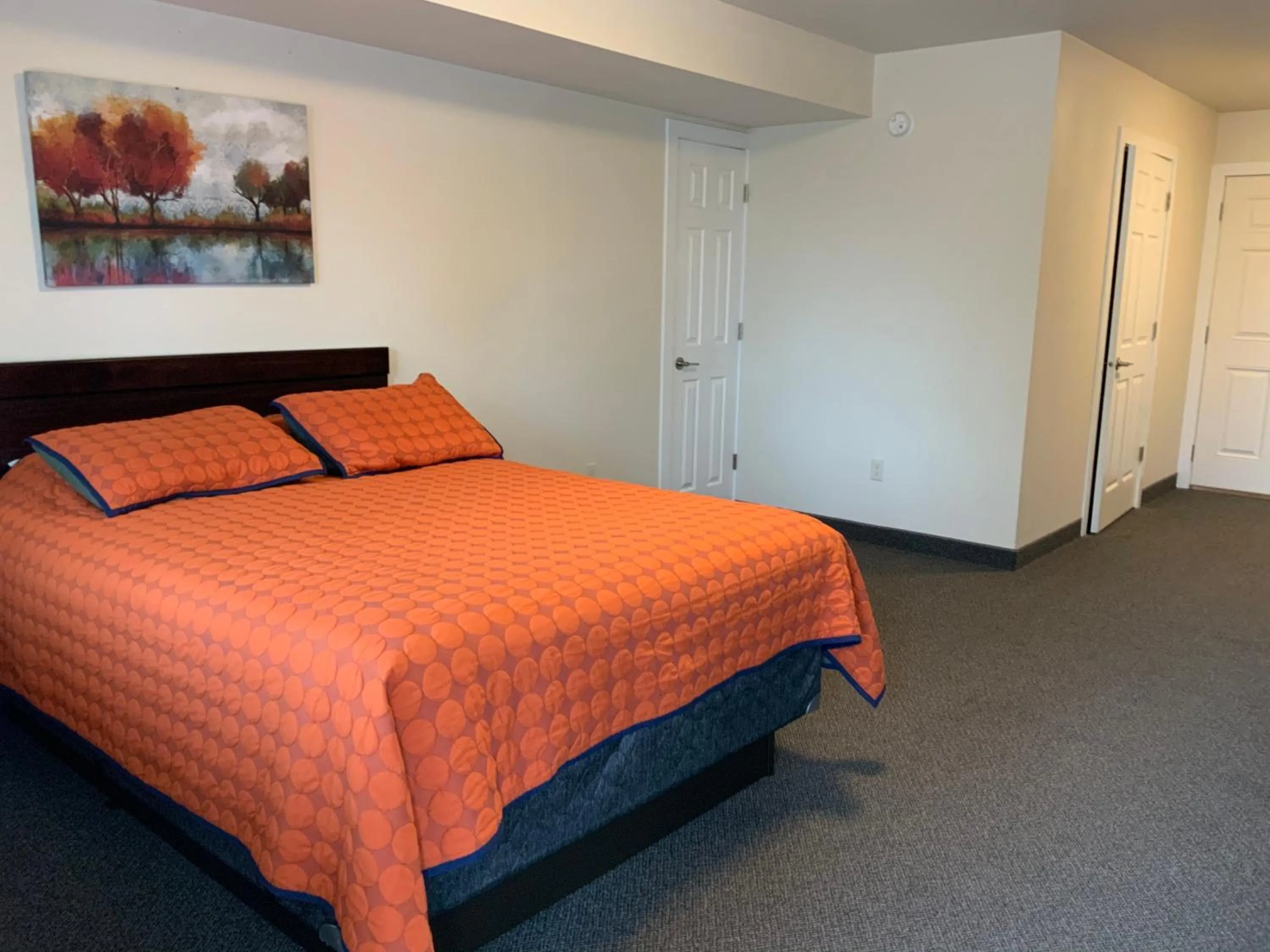 Bed in Rockerville Lodge & Cabins