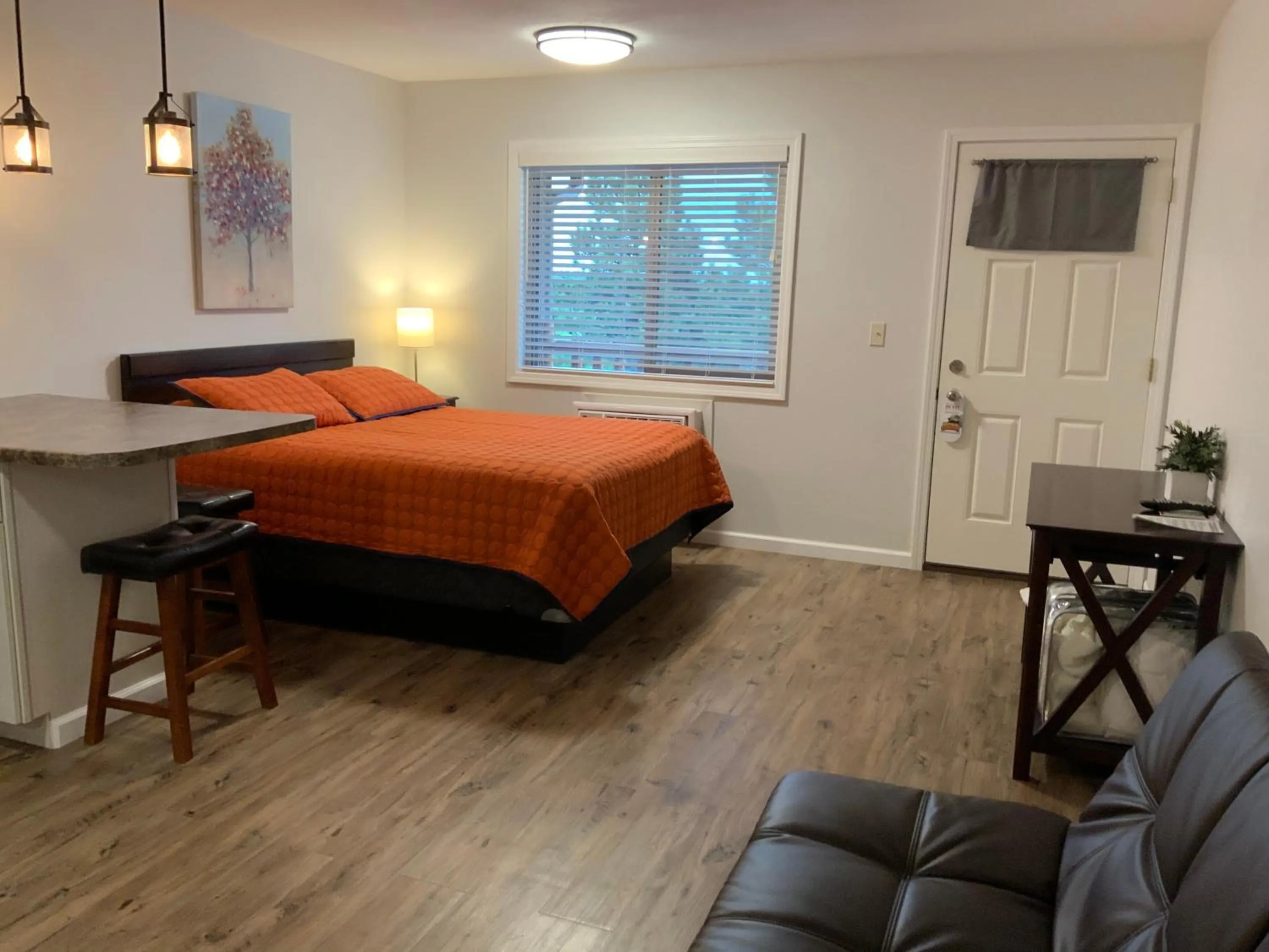 Bed in Rockerville Lodge & Cabins