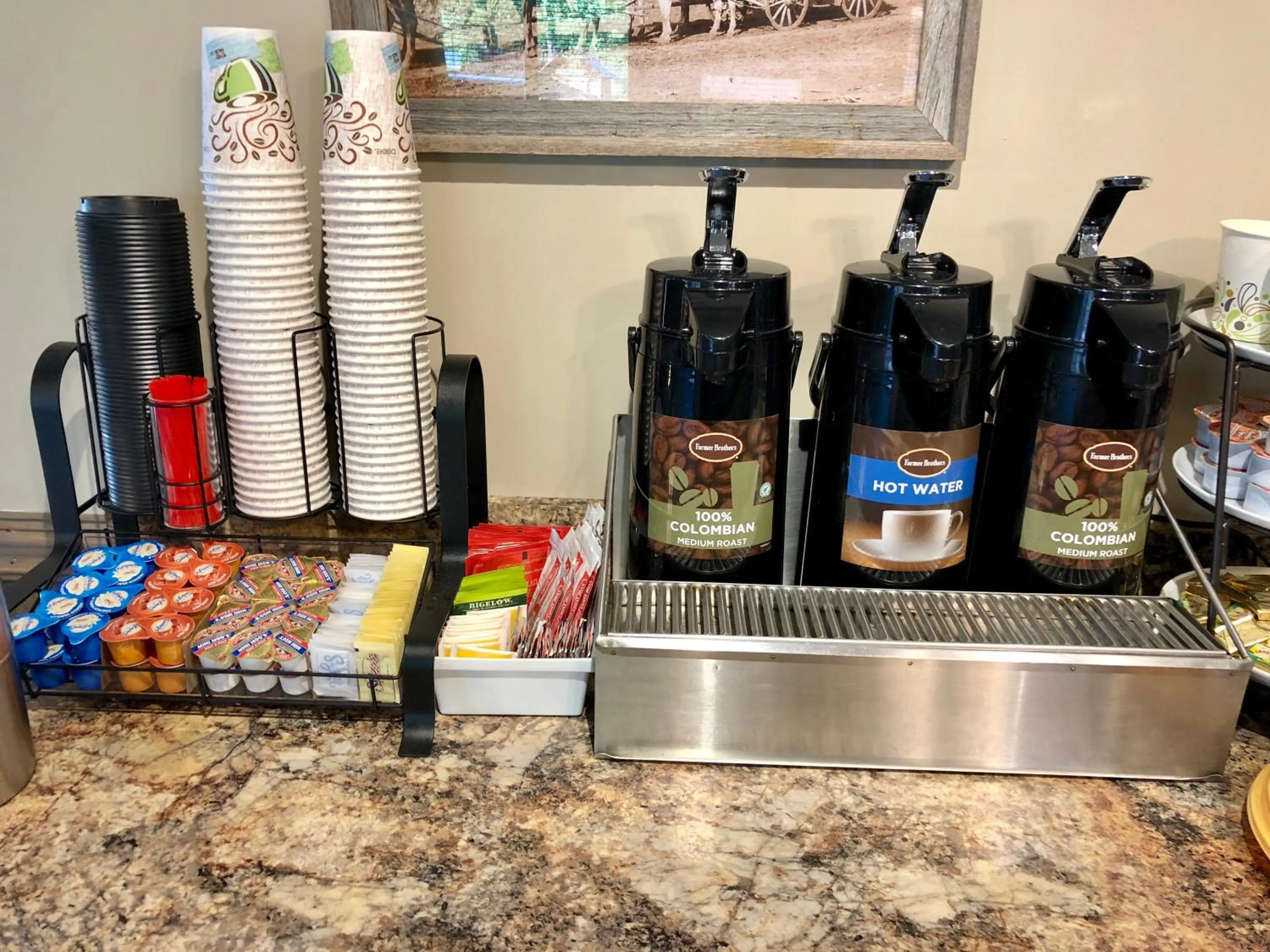 Breakfast in Rockerville Lodge & Cabins