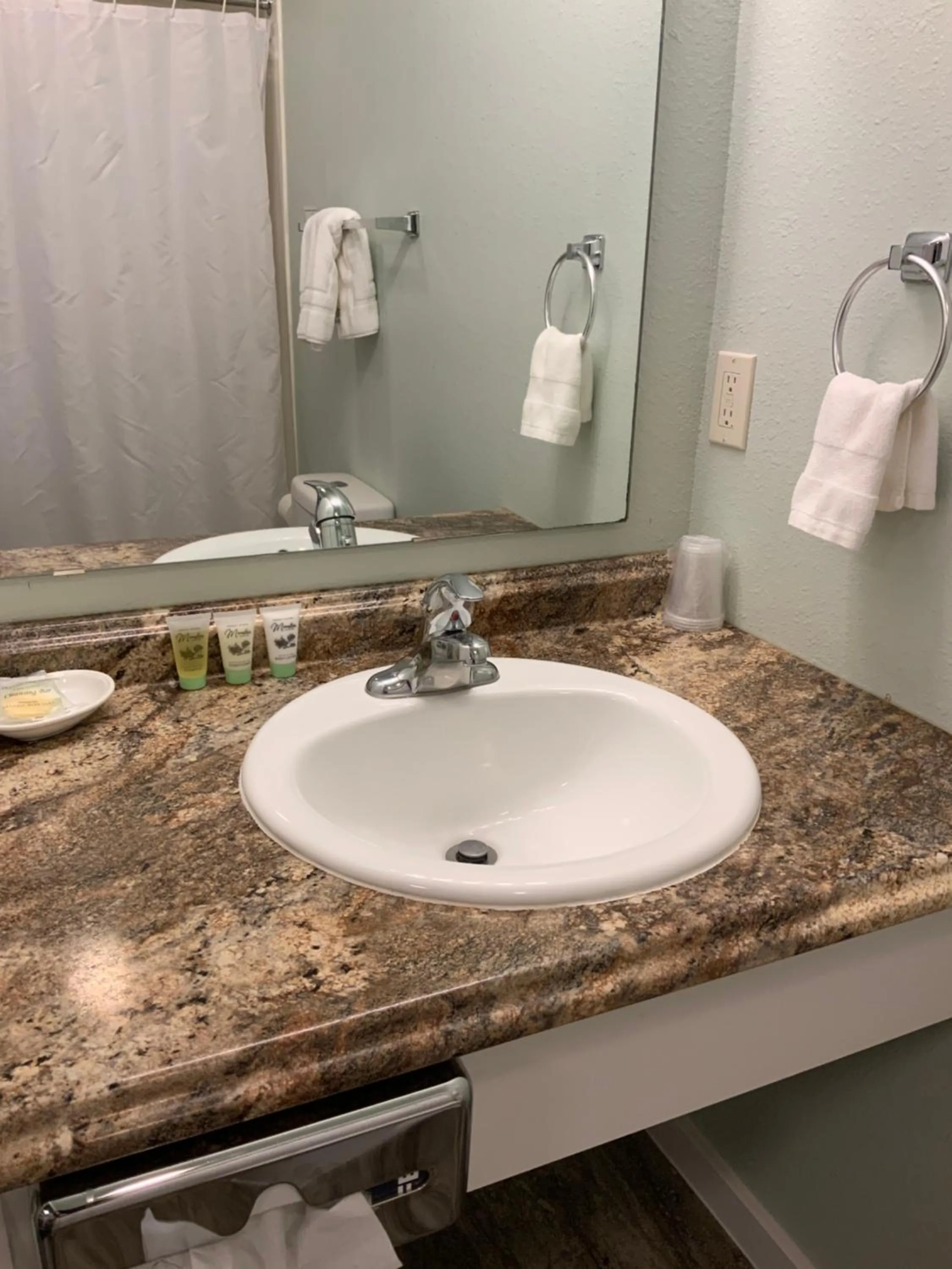 Bathroom in Rockerville Lodge & Cabins