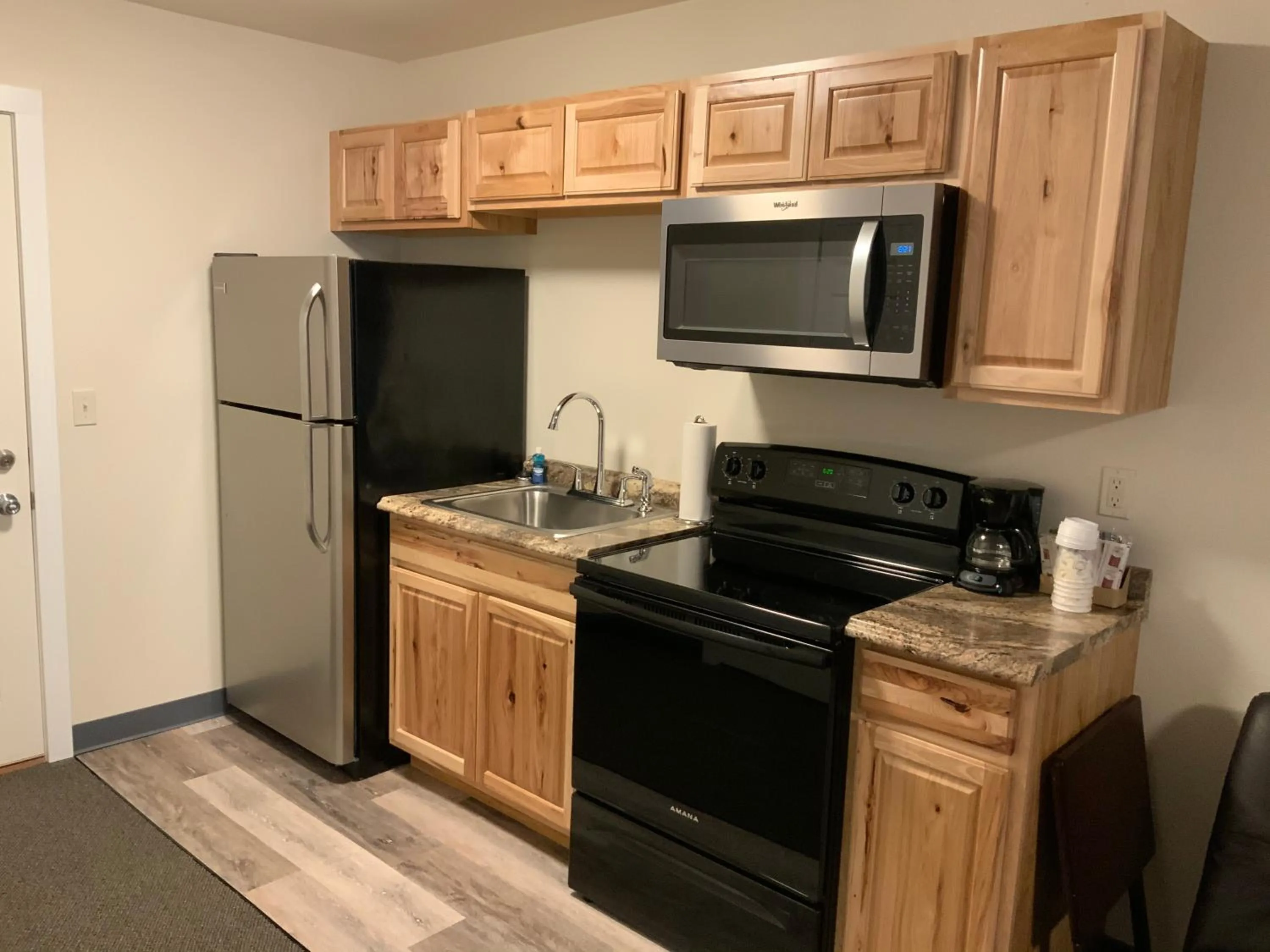 Kitchen or kitchenette in Rockerville Lodge & Cabins