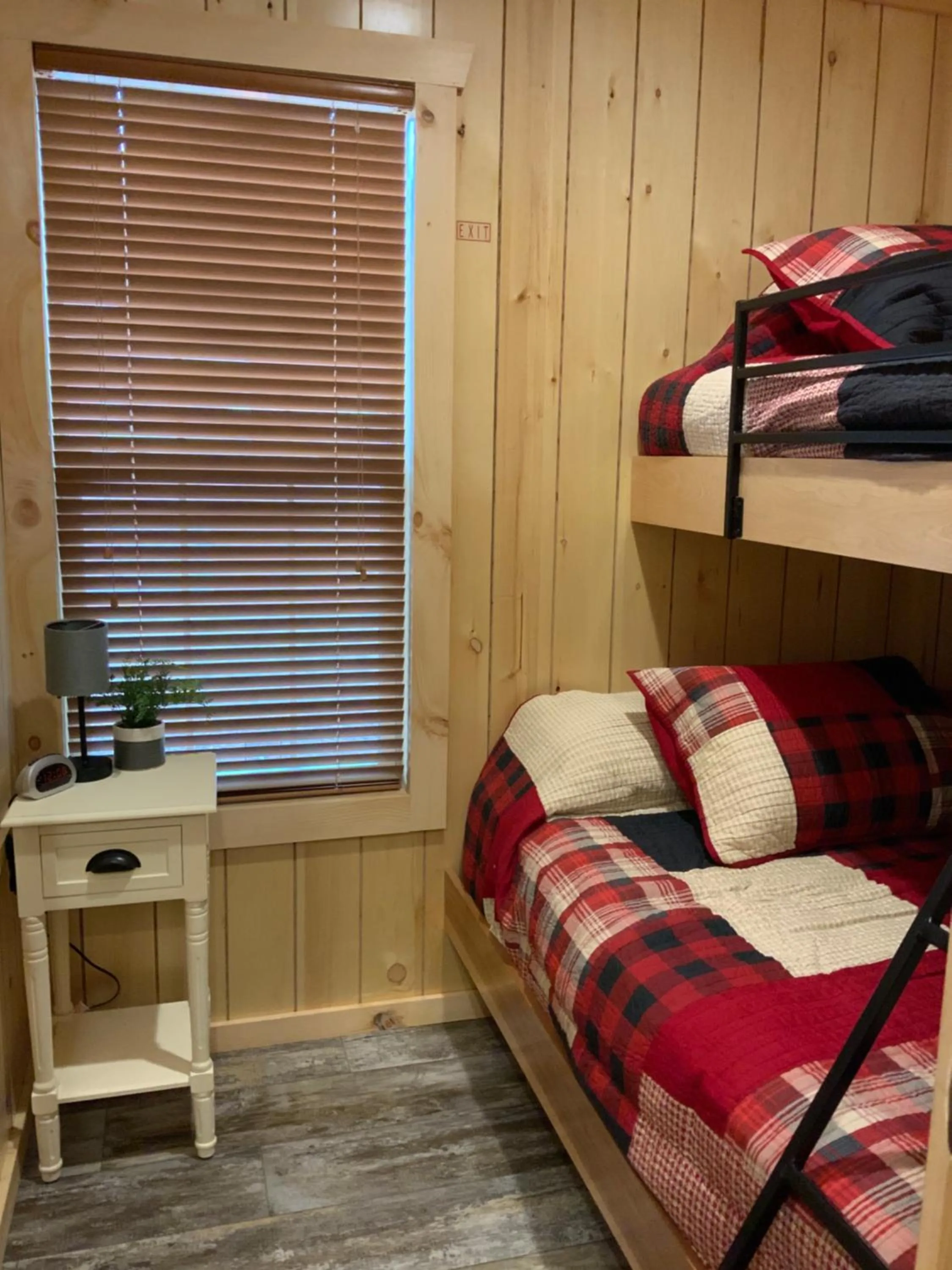 Family, Bed in Rockerville Lodge & Cabins