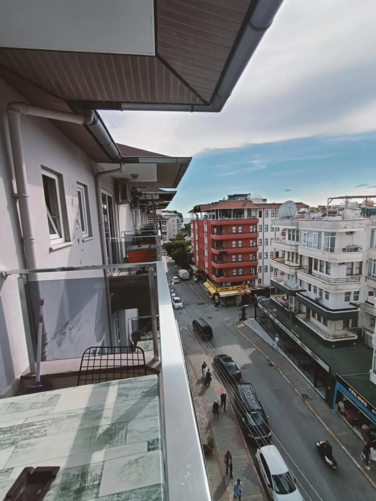 Street view in Le Moral Apart Hotel