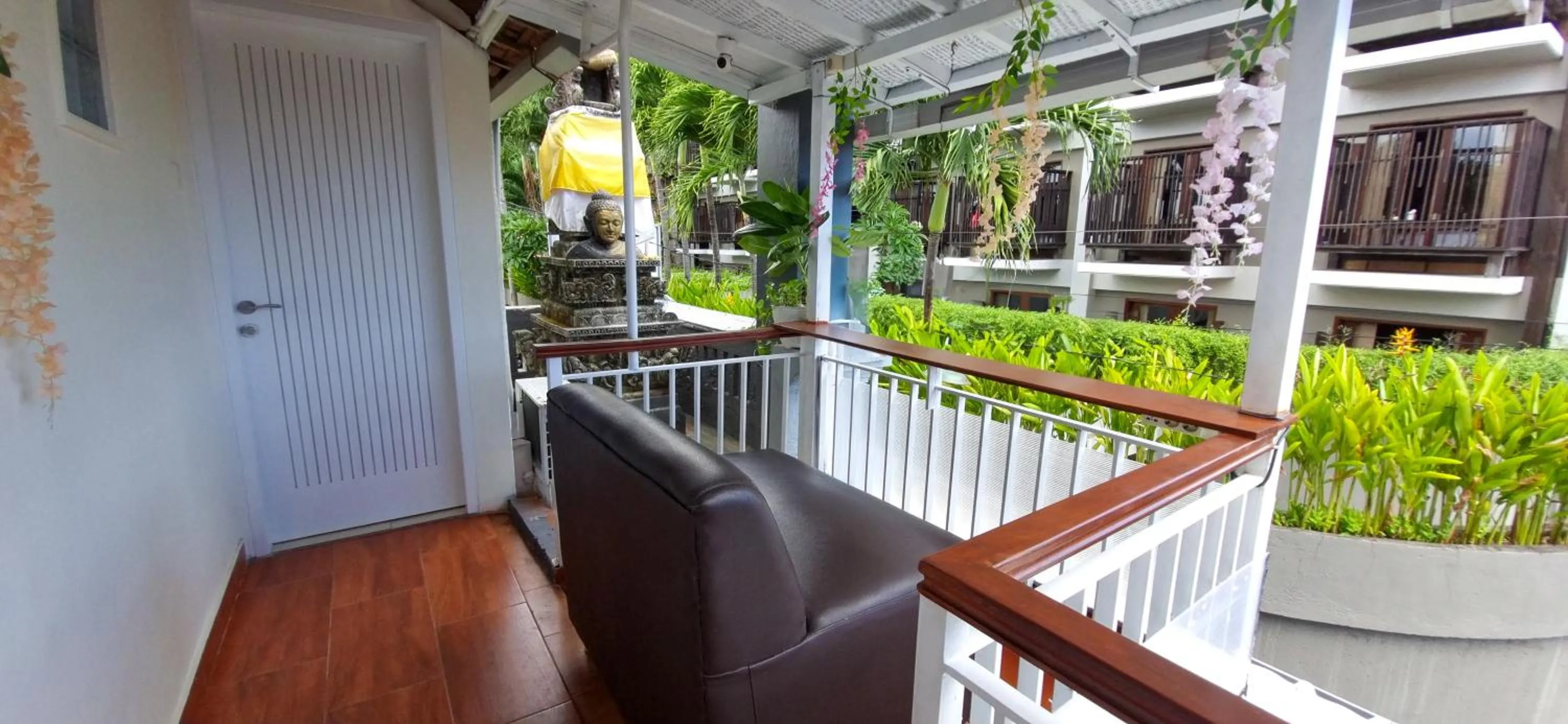 Balcony/Terrace in Gustav Bali Homestay and Massage