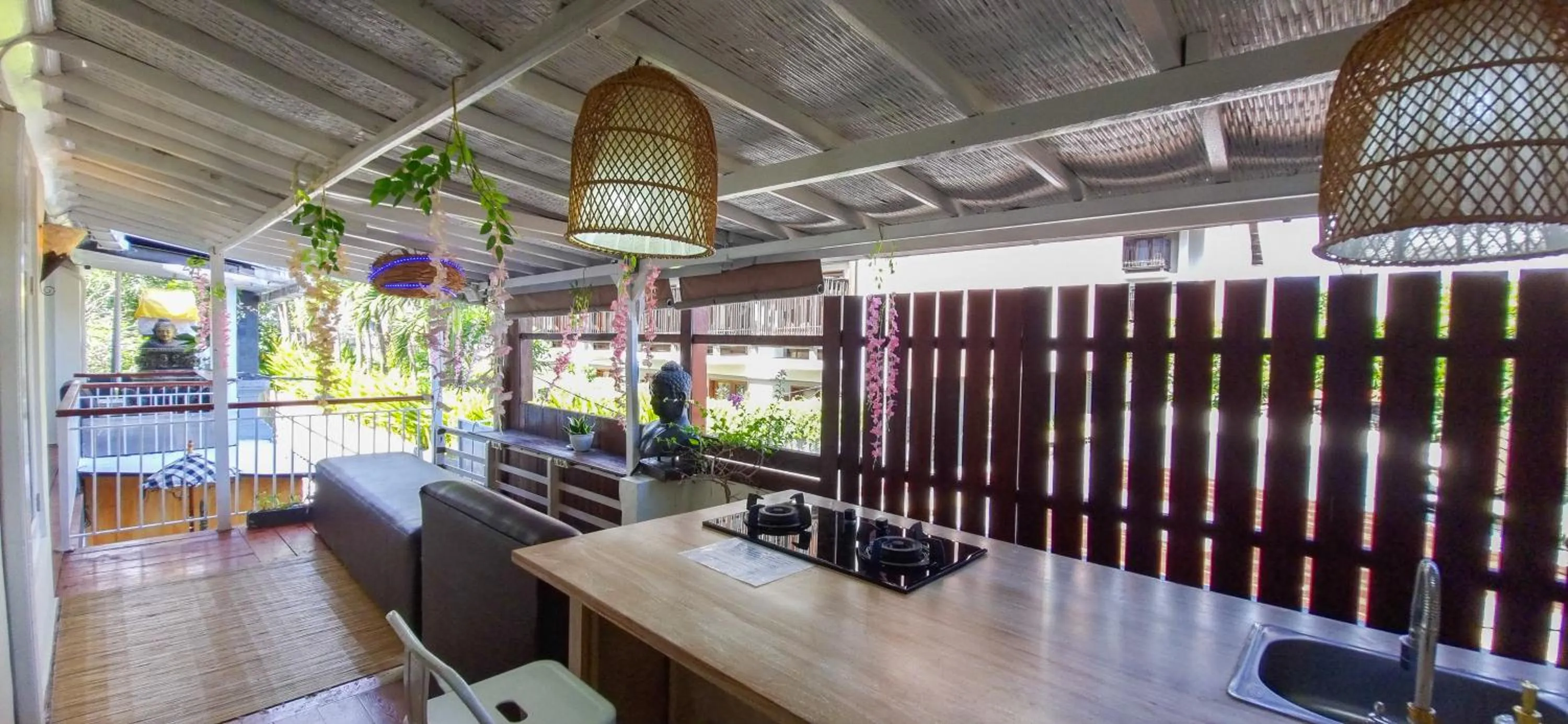 Balcony/Terrace in Gustav Bali Homestay and Massage