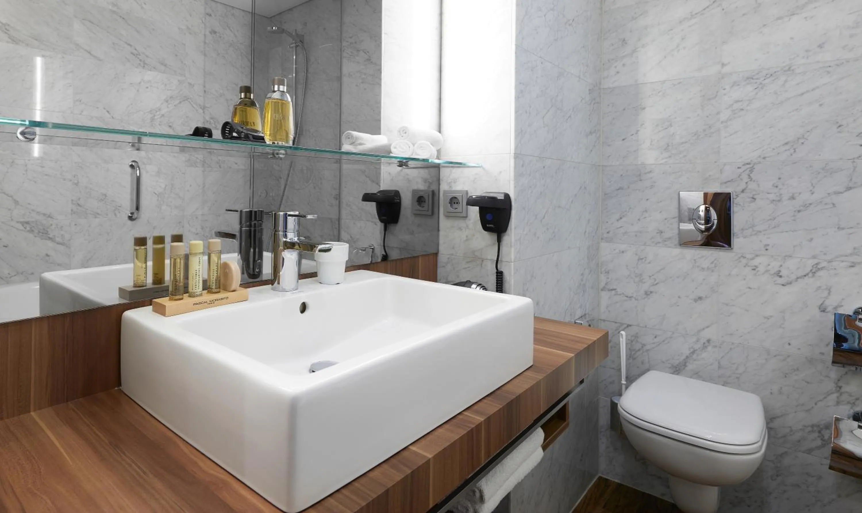 Bathroom in Living Hotel Düsseldorf