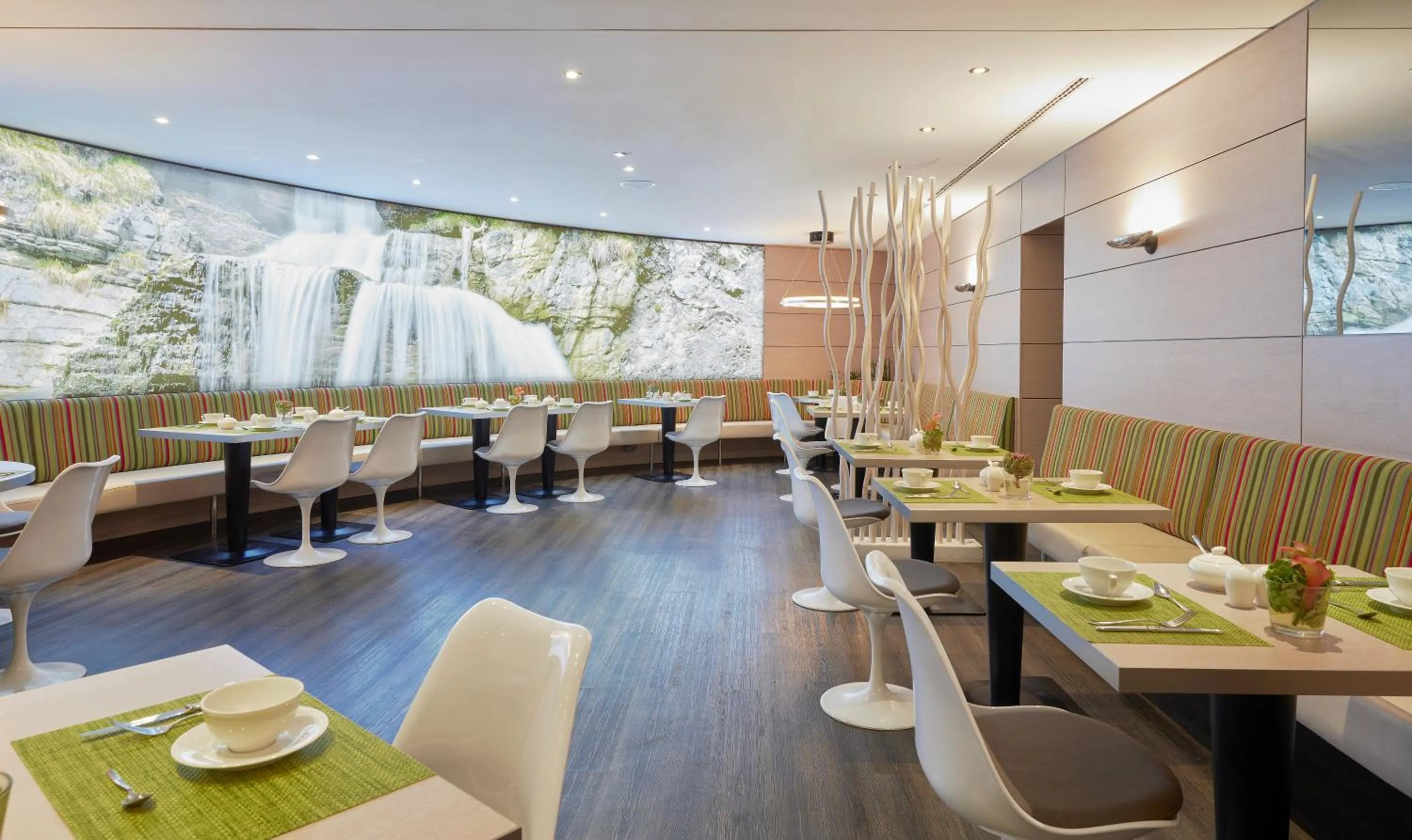 Restaurant/places to eat in Living Hotel Düsseldorf