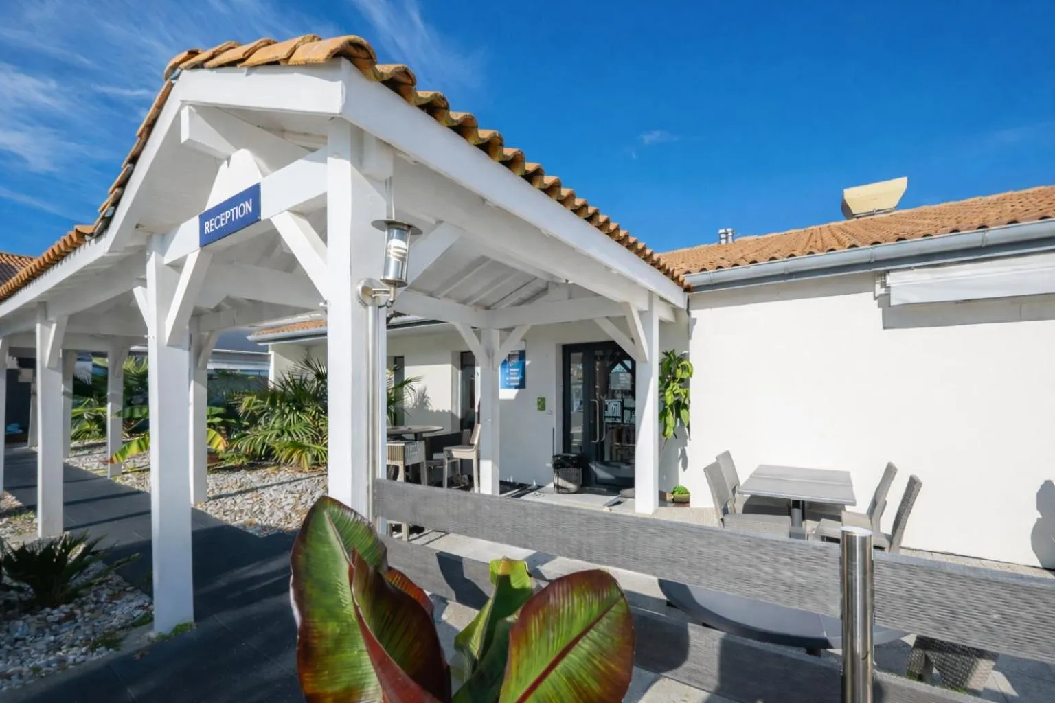 Property building in Kyriad Bordeaux - Merignac Aéroport