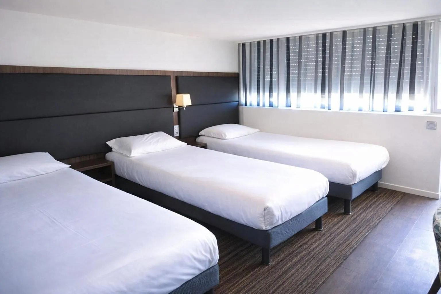 Bed in Kyriad Bordeaux - Merignac Aéroport