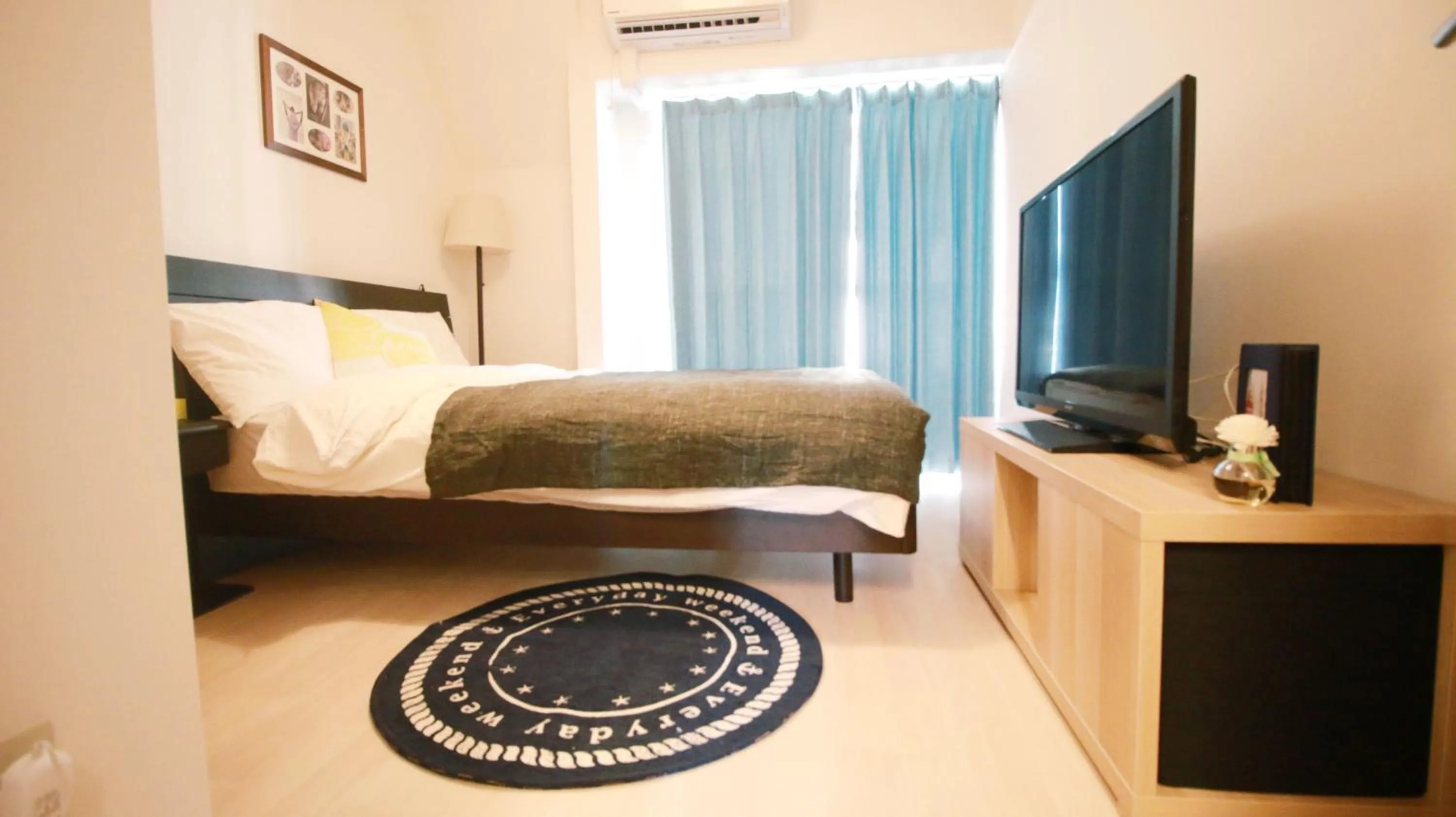 Bed in Uhome Kanda Hotel