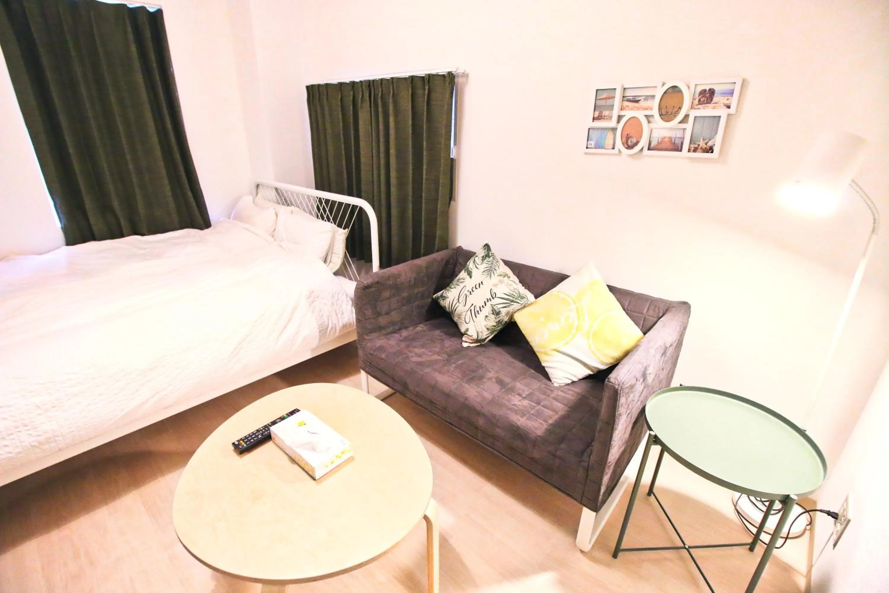 Bed in Uhome Kanda Hotel