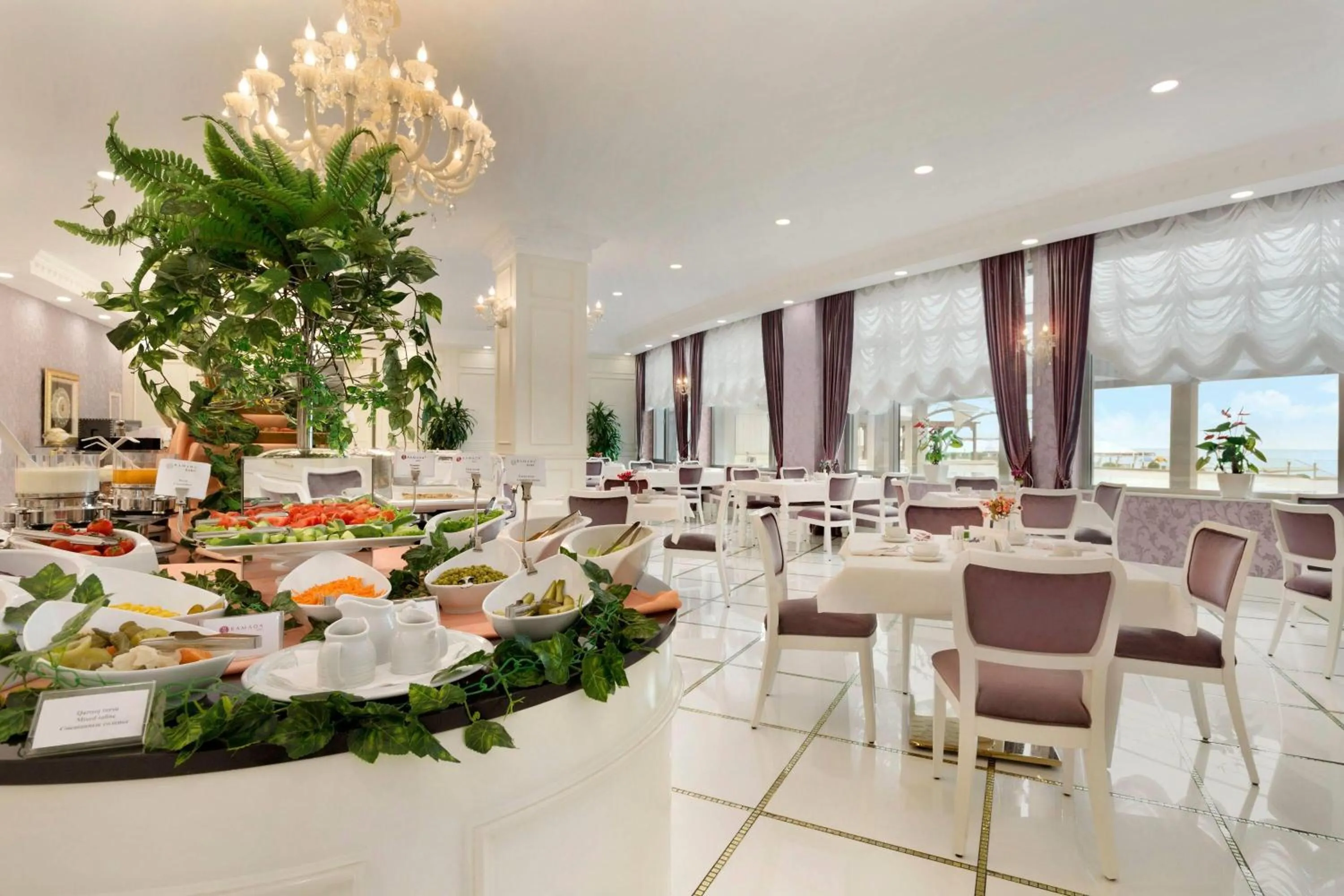 Restaurant/places to eat in Ramada by Wyndham Baku