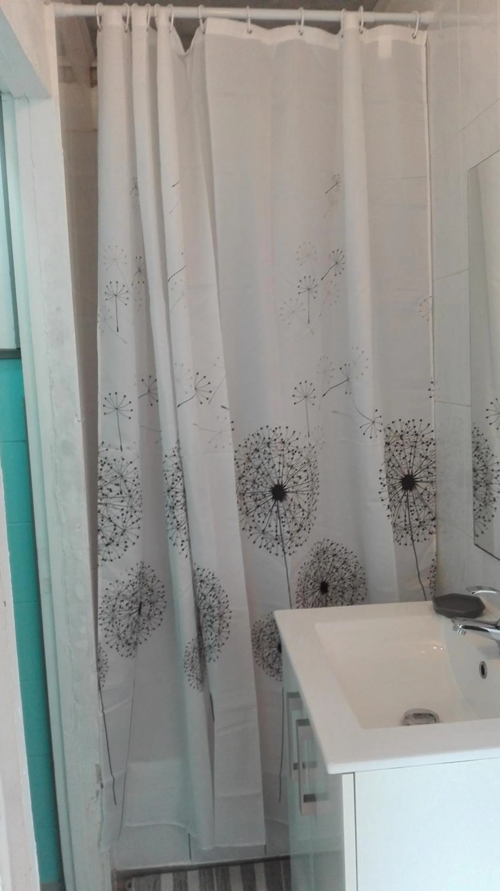 Bathroom in le p'ti blanc des "o"