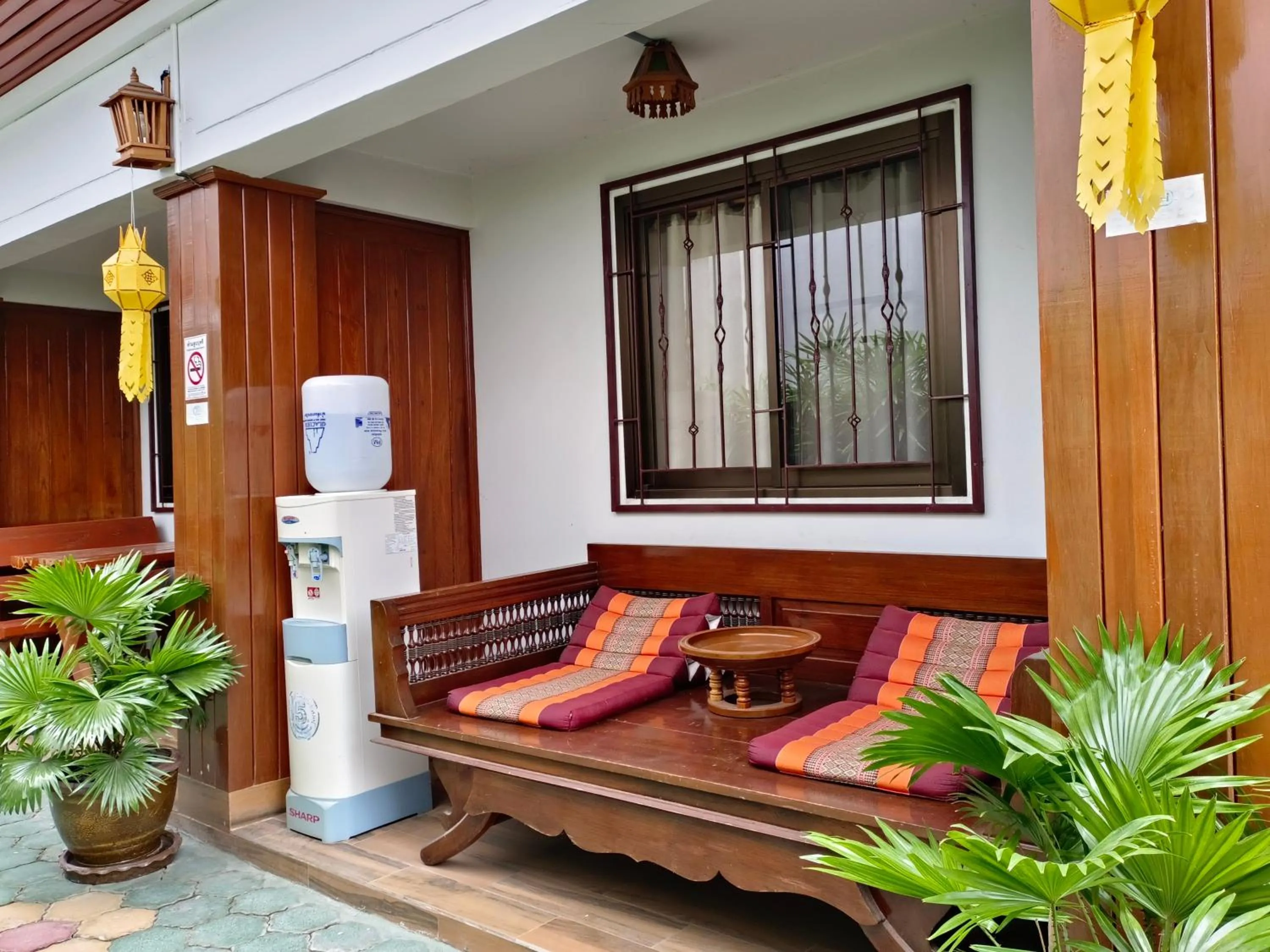 Living room in Apilapa Hotel