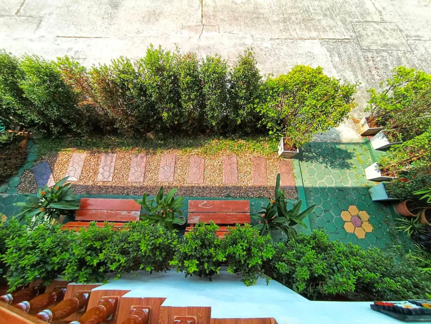 Garden view in Apilapa Hotel