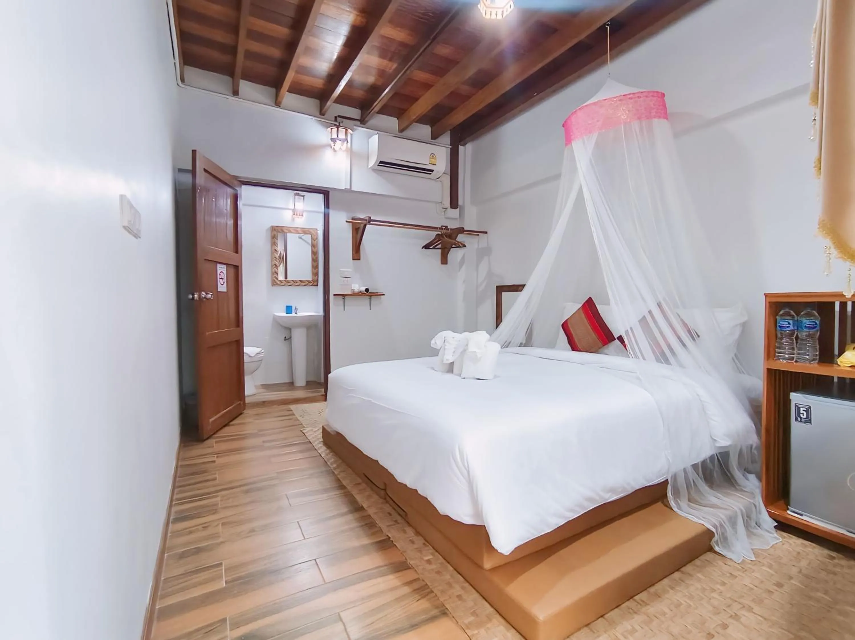 Bed in Apilapa Hotel