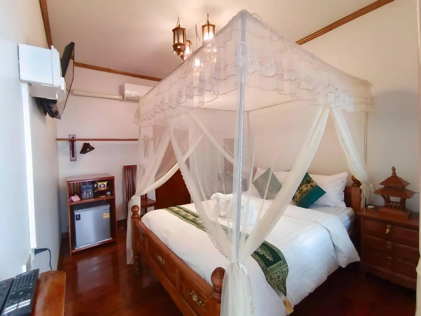 Bed in Apilapa Hotel