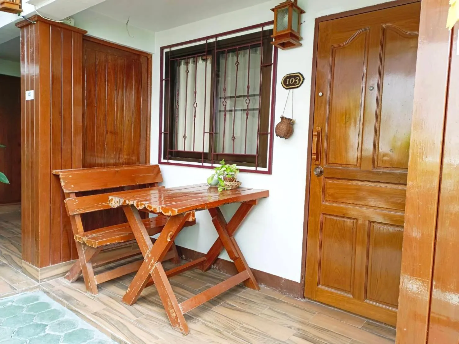Seating area in Apilapa Hotel
