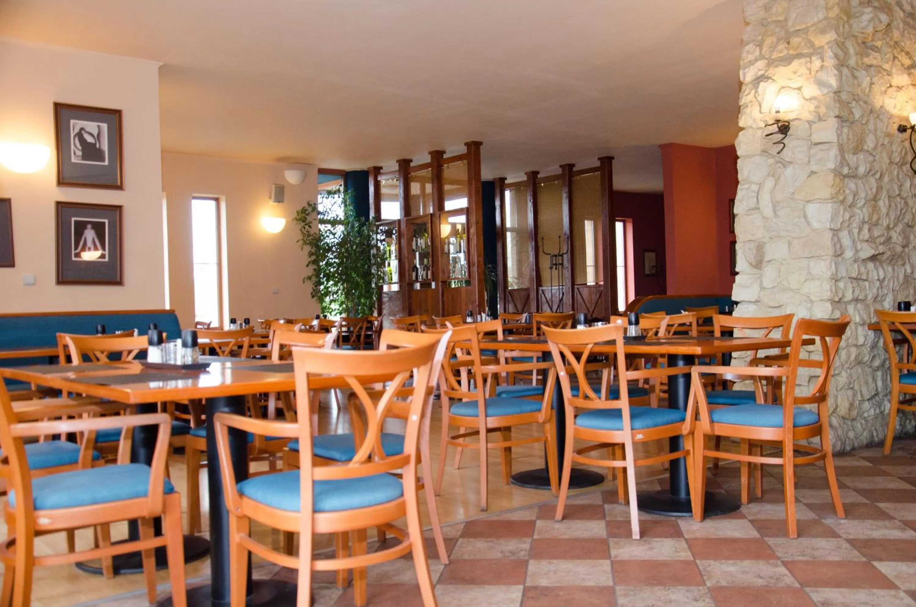 Restaurant/places to eat in Hotel U Milína