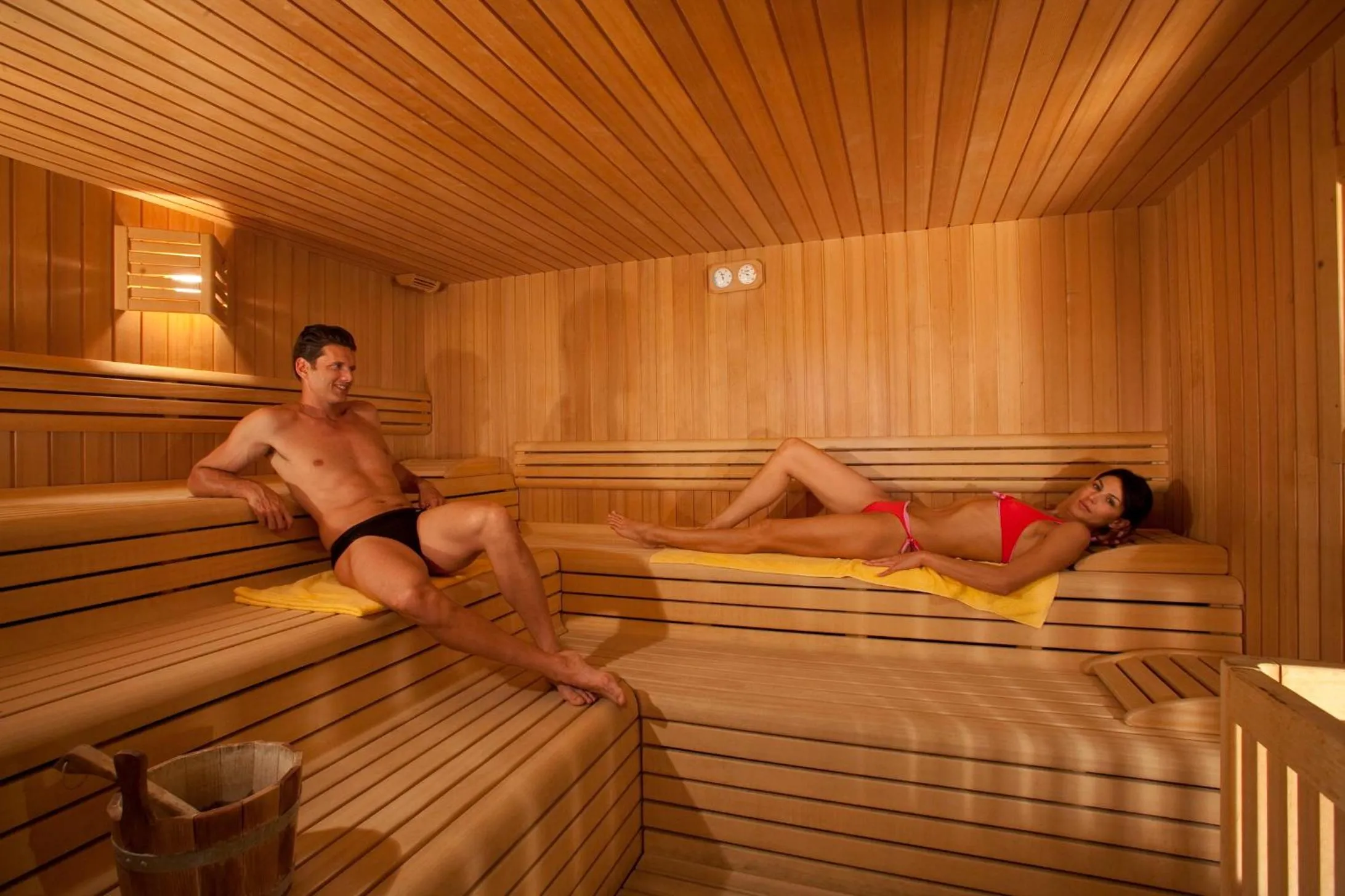 People in Hotel Harrys' Garden