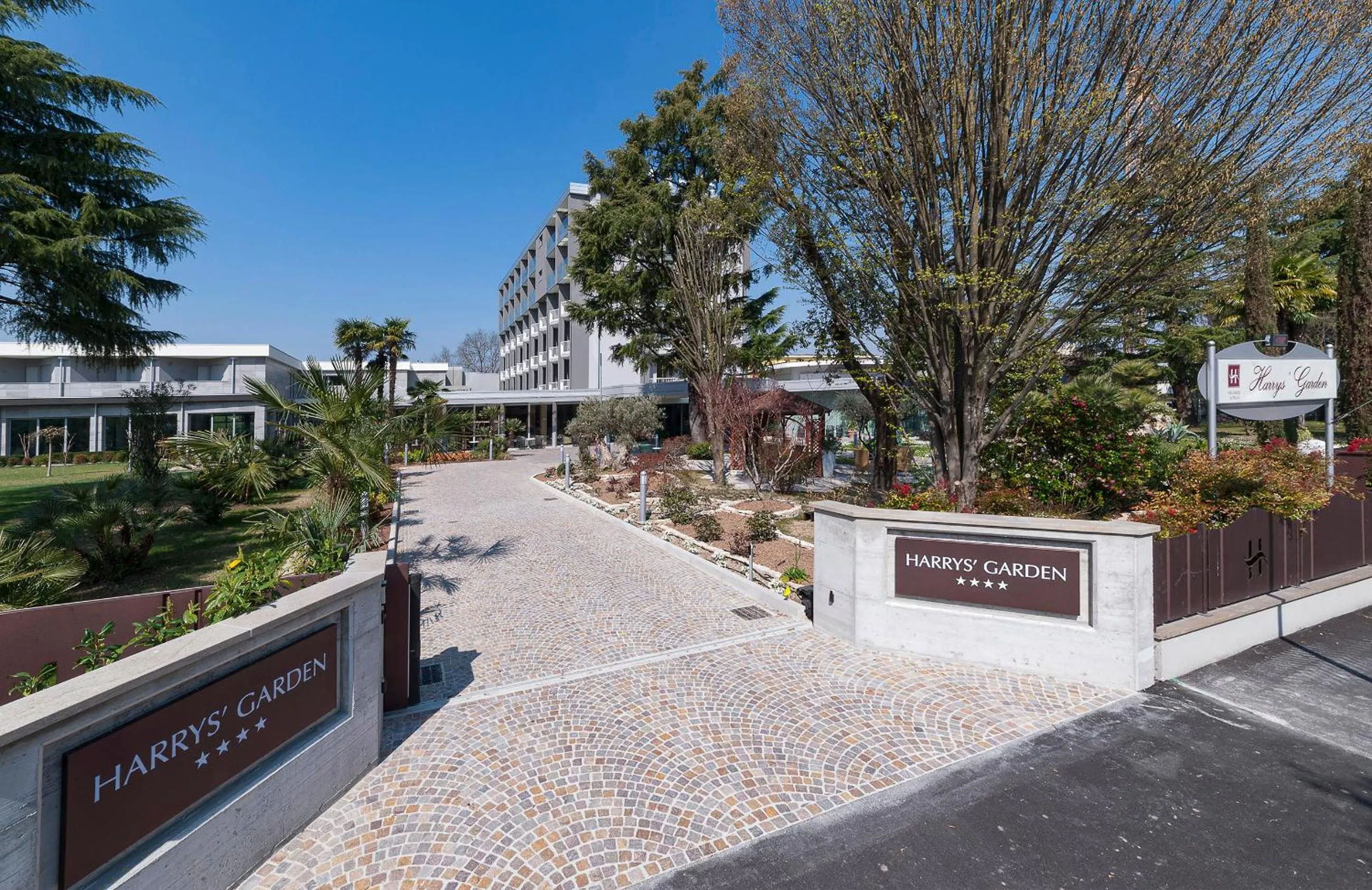 Hotel Harrys' Garden