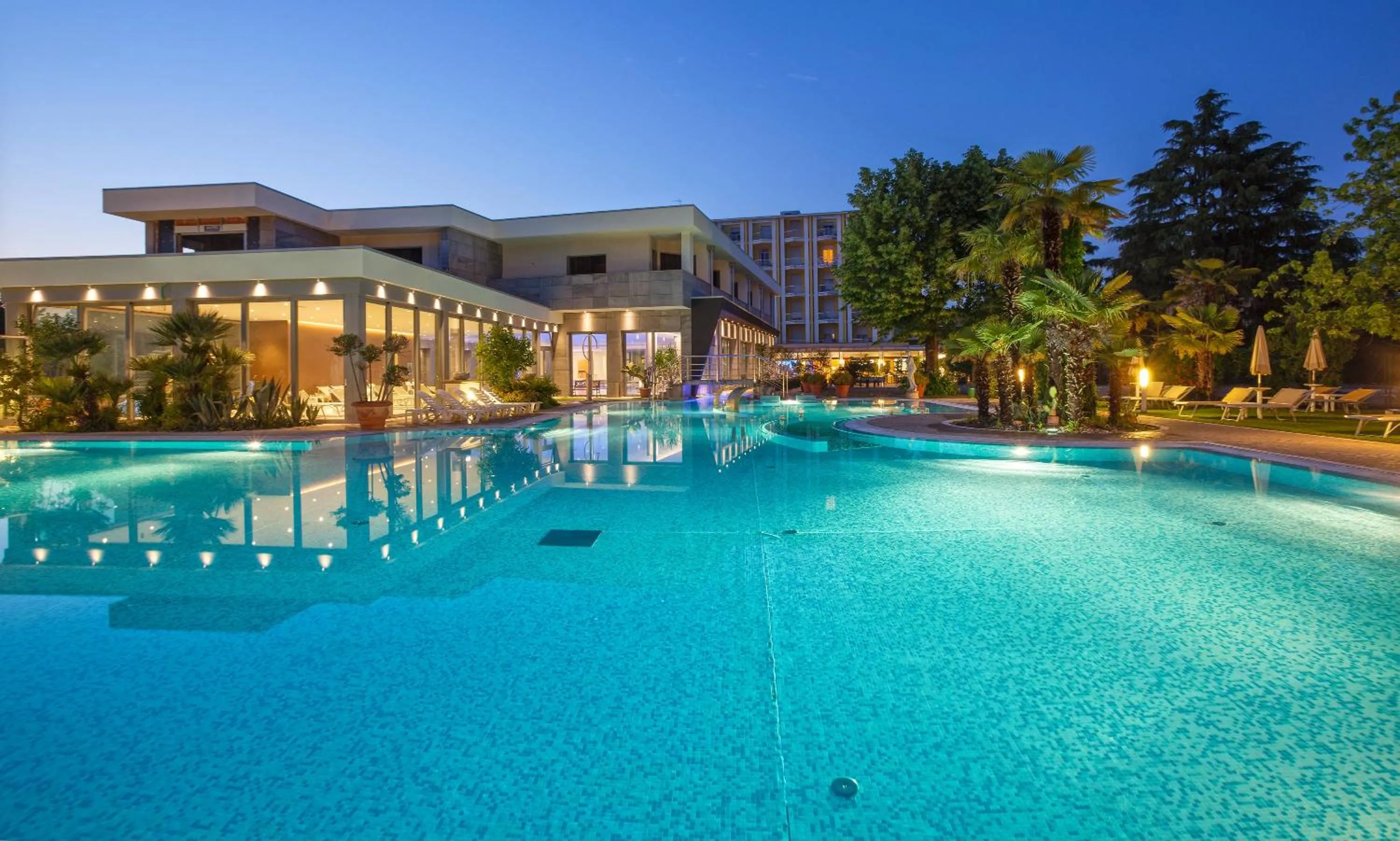 Pool view in Hotel Harrys' Garden