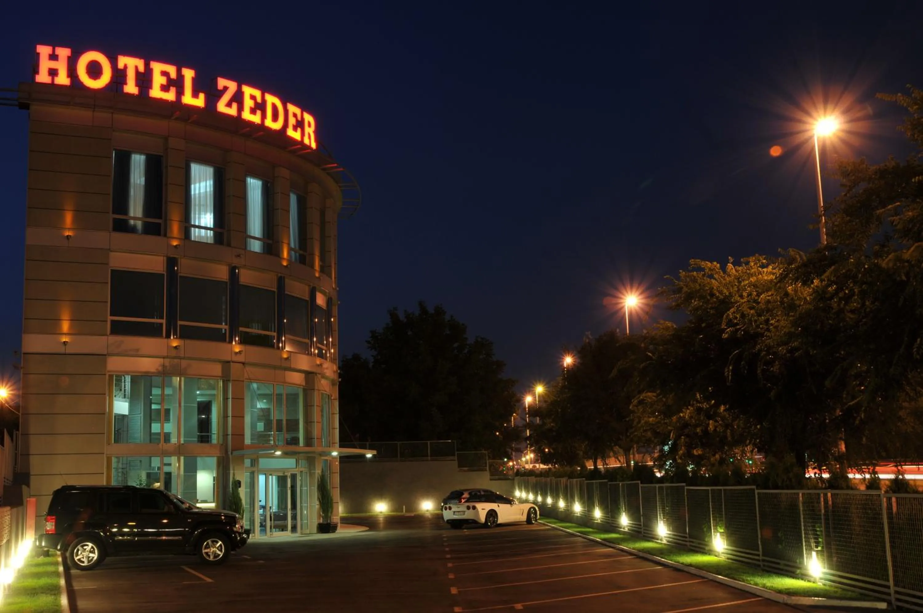 Facade/entrance in Hotel Zeder Garni
