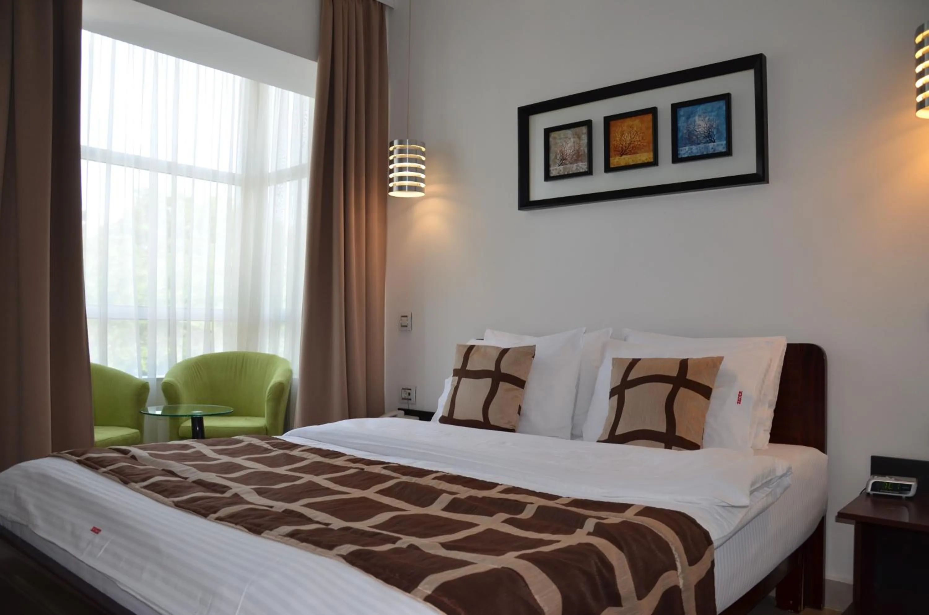 Photo of the whole room, Bed in Hotel Zeder Garni