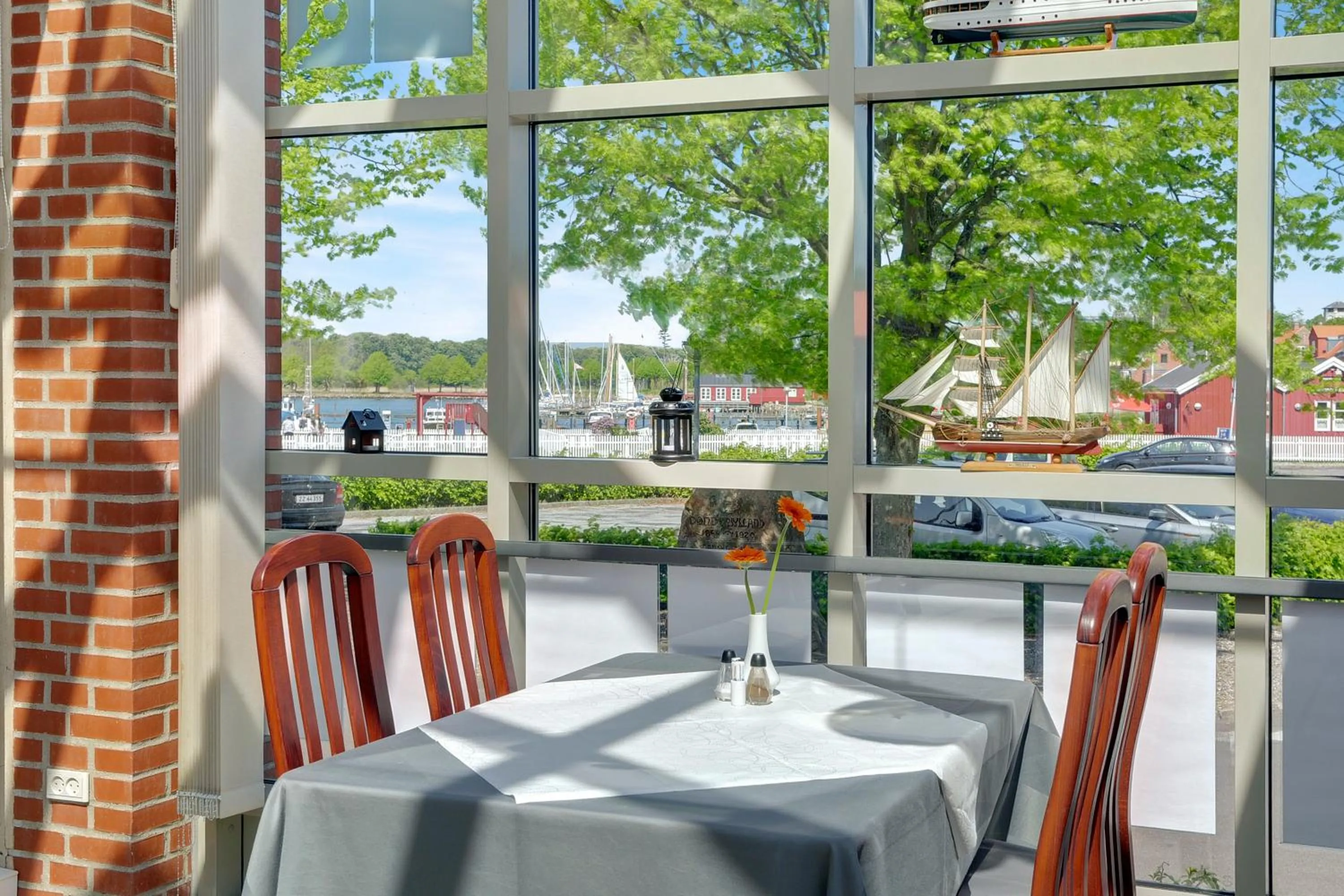 Restaurant/places to eat in Hotel Nysted Havn