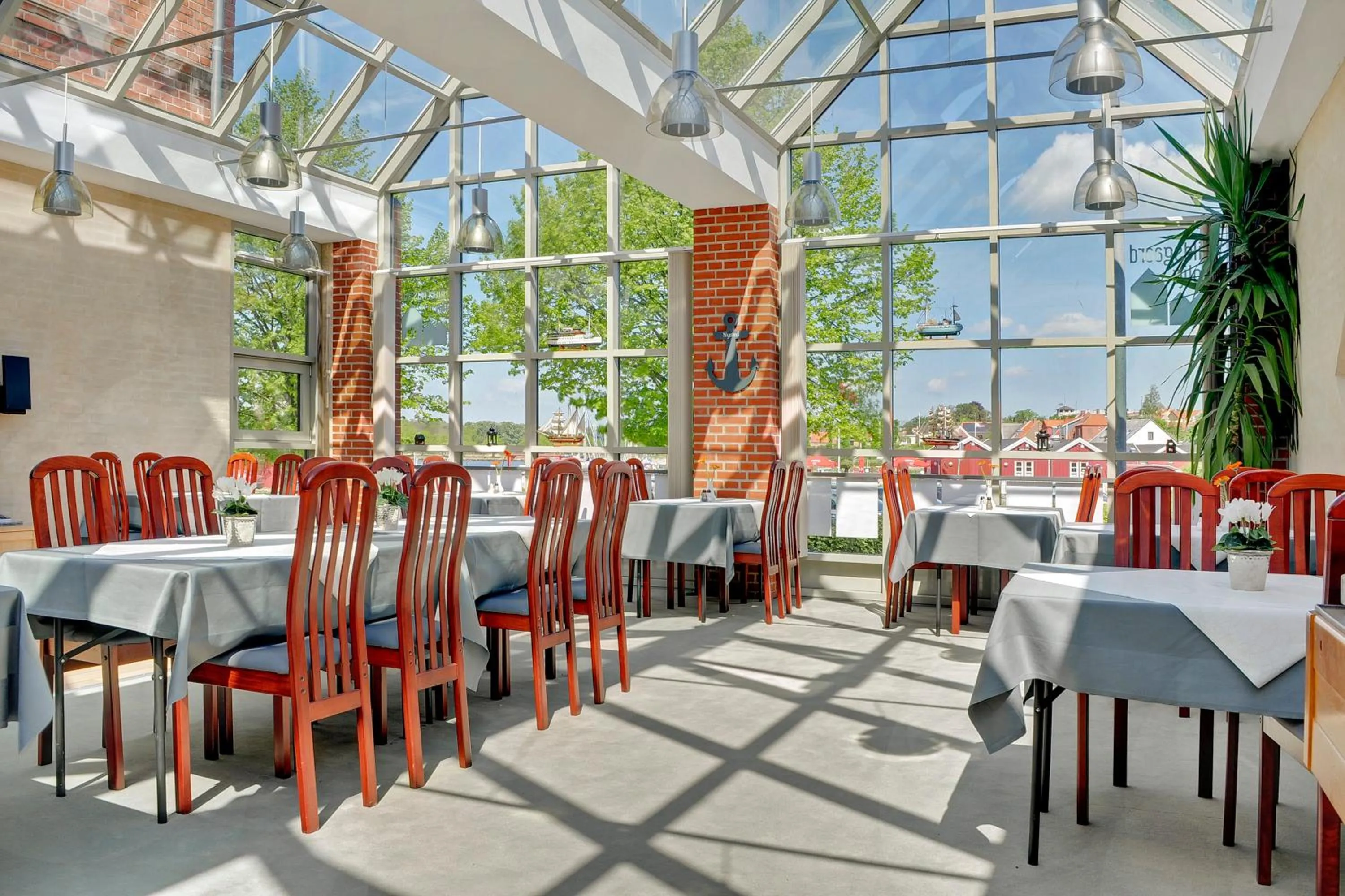 Restaurant/places to eat in Hotel Nysted Havn