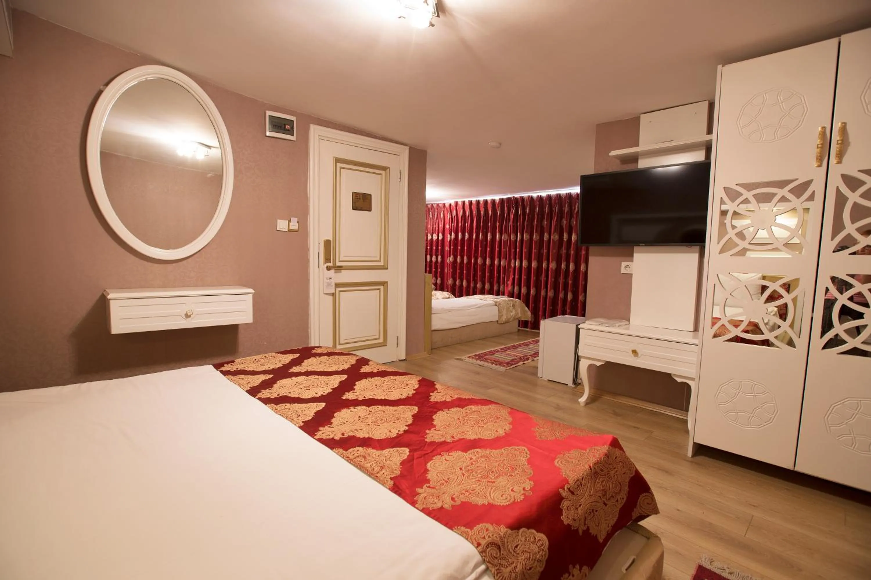 Bedroom, Bed in Hotel Queens Land